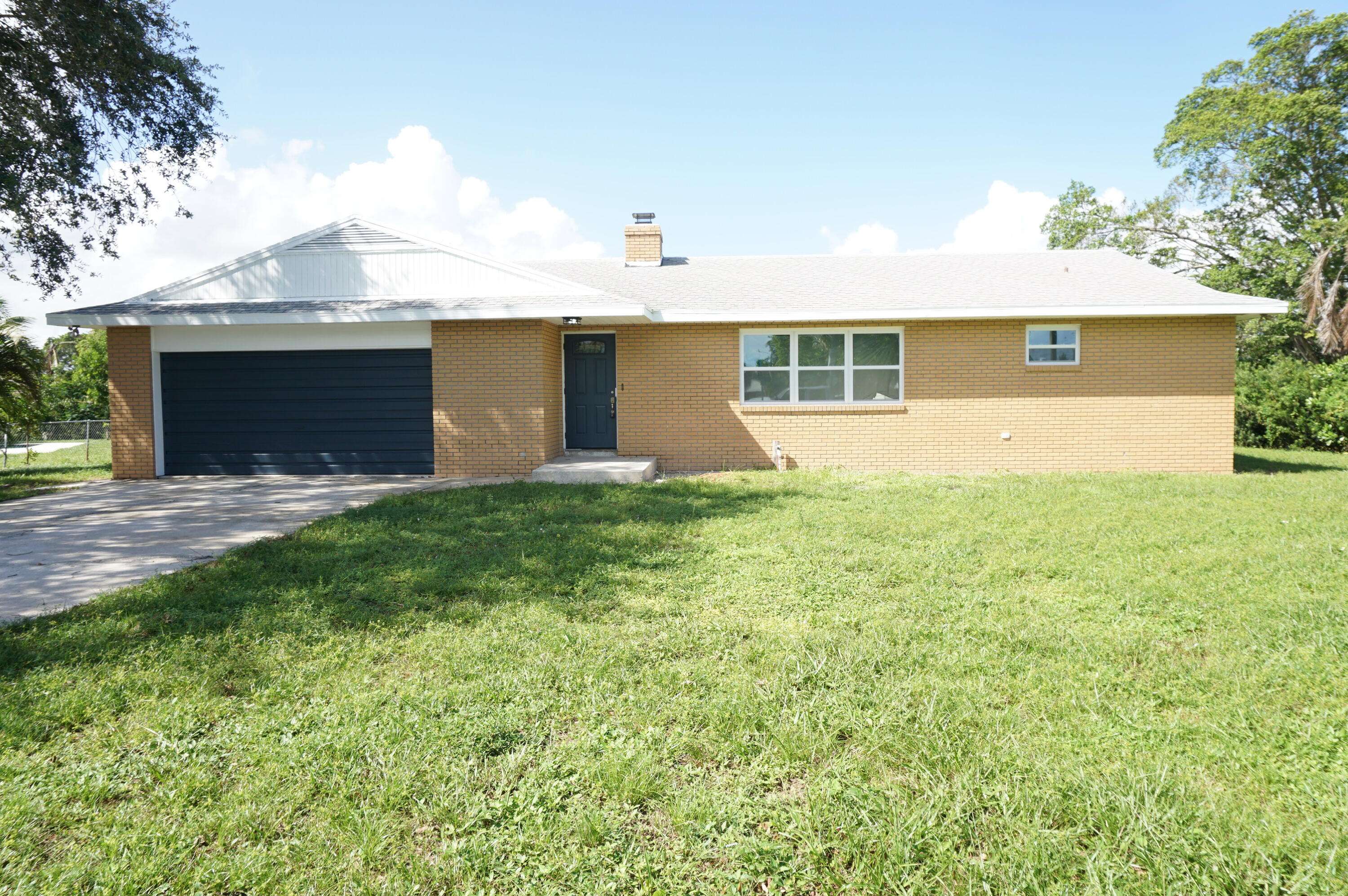 Mangonia Park, FL 33407,5451 Lakeshore DR