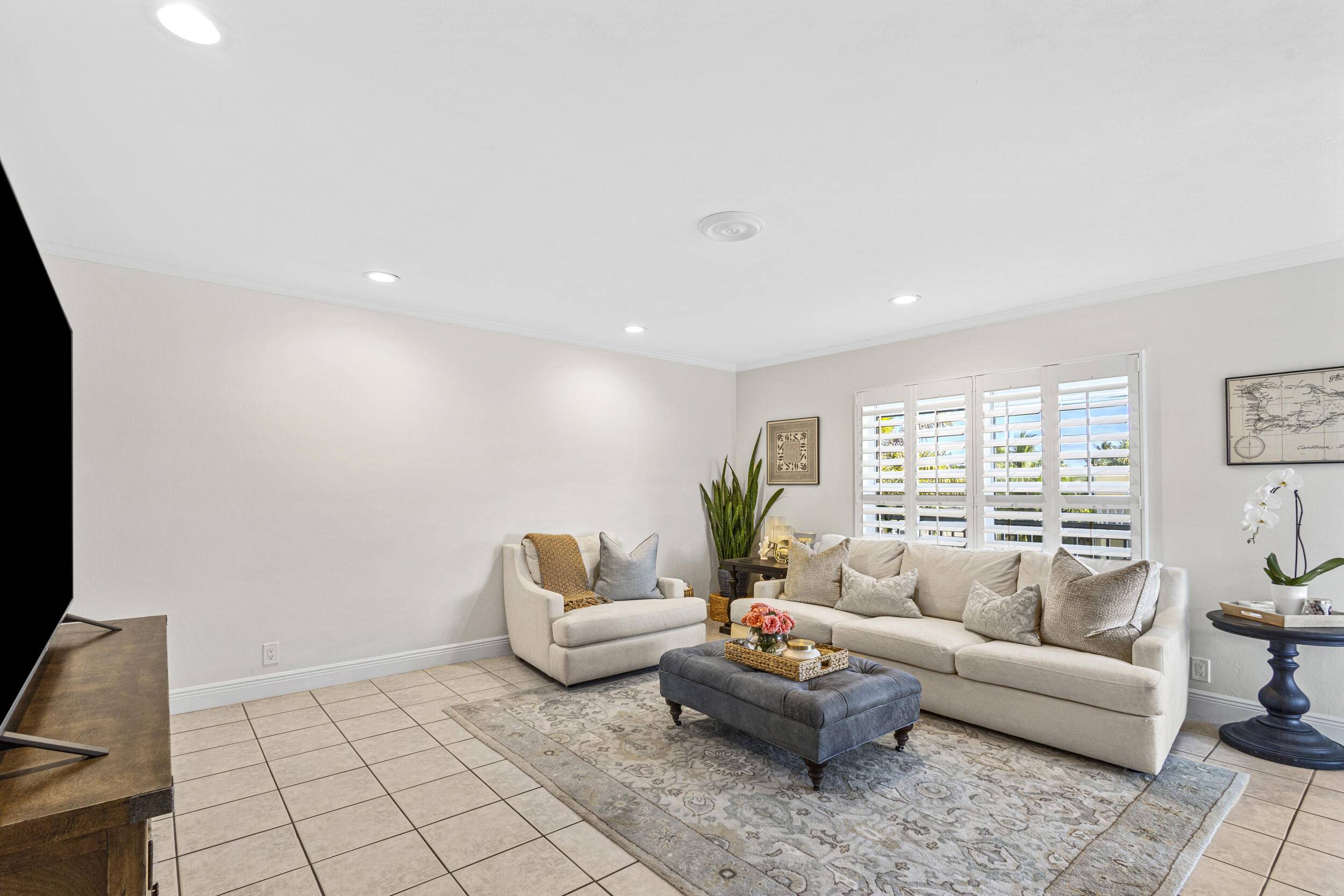 Lighthouse Point, FL 33064,2835 NE 28th AVE 8