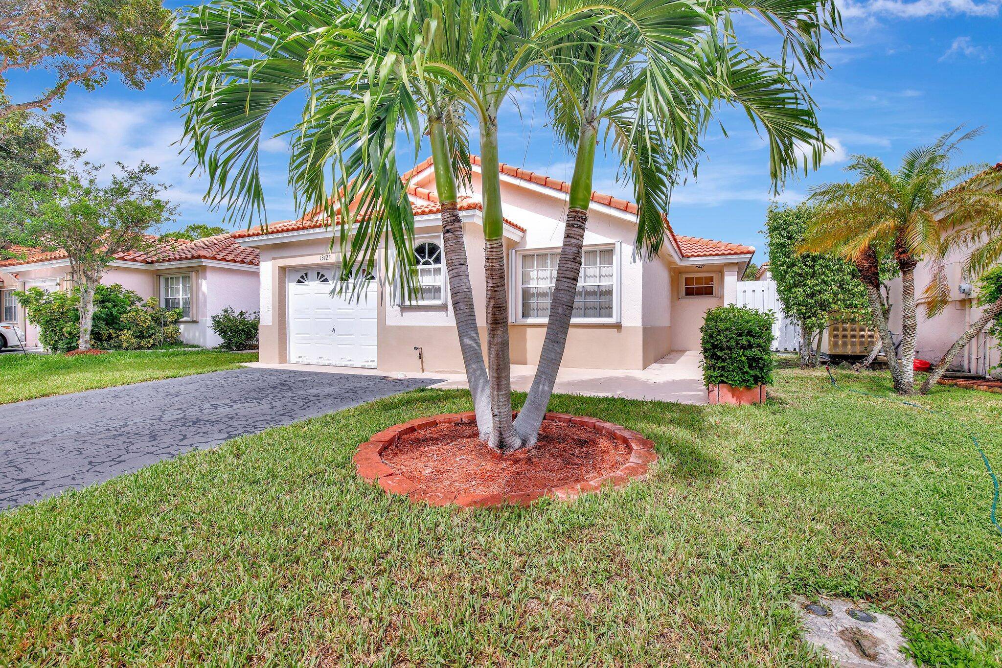 Plantation, FL 33325,13421 NW 5th CT