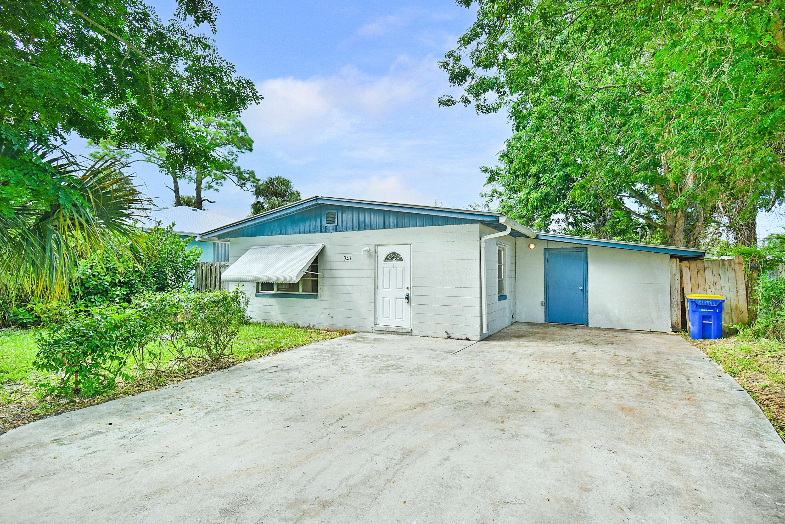 Palm City, FL 34990,947 SW 28th ST