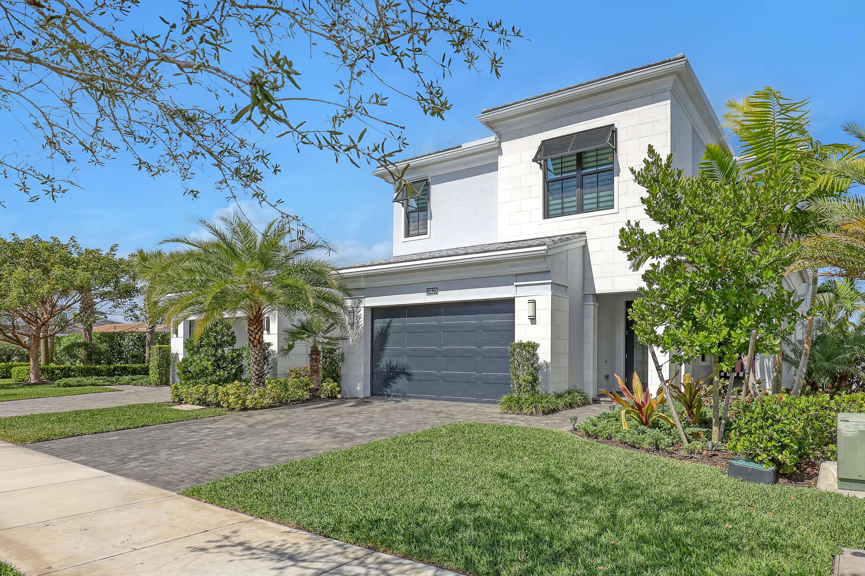 Palm Beach Gardens, FL 33418,13629 Artisan CIR