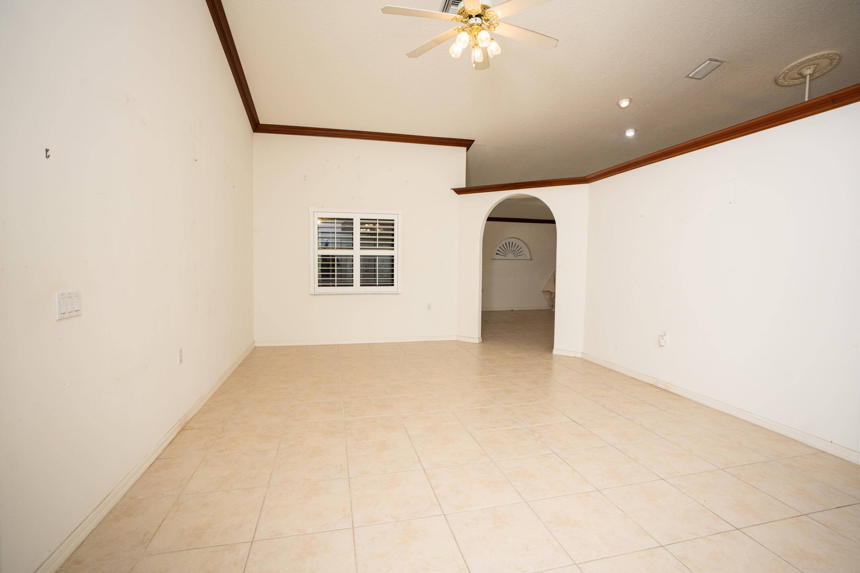 Port Saint Lucie, FL 34984,411 SE Duff CT