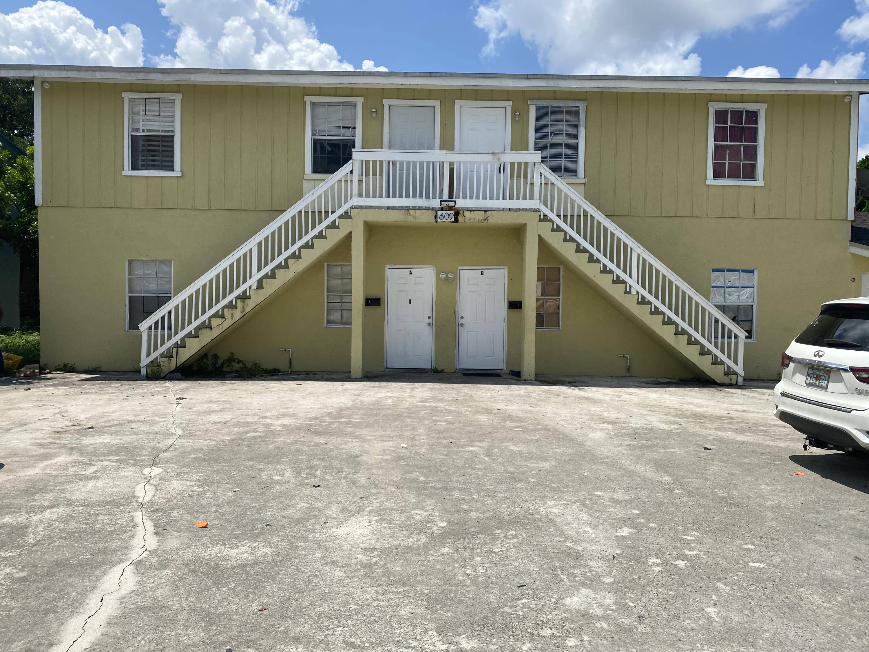 Riviera Beach, FL 33404,1609 W 28th ST B