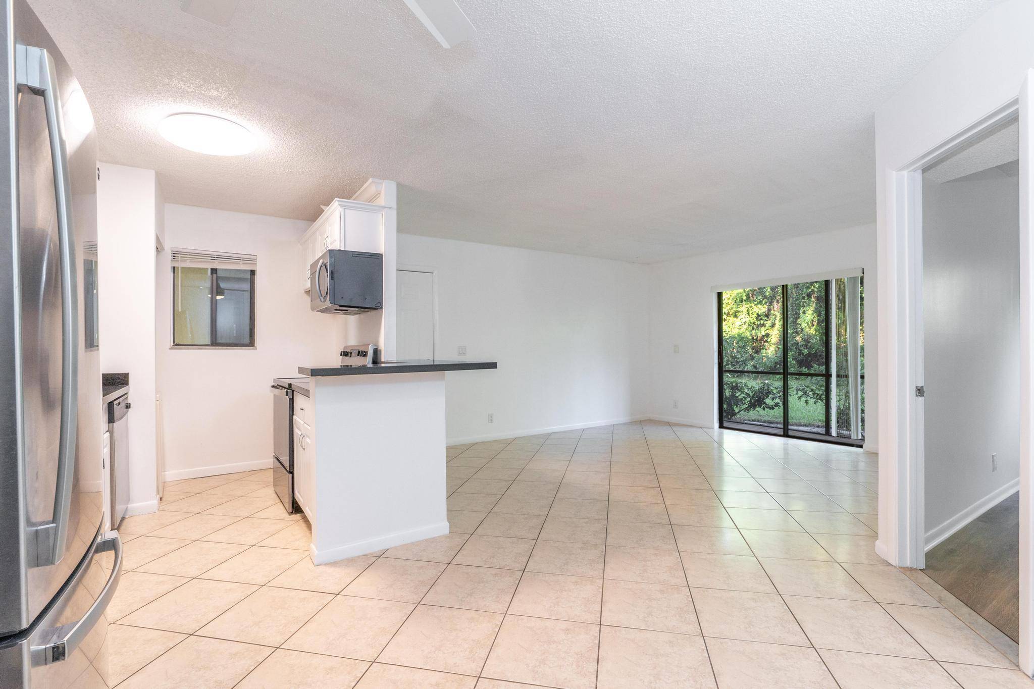 Deerfield Beach, FL 33441,567 Trace CIR 106