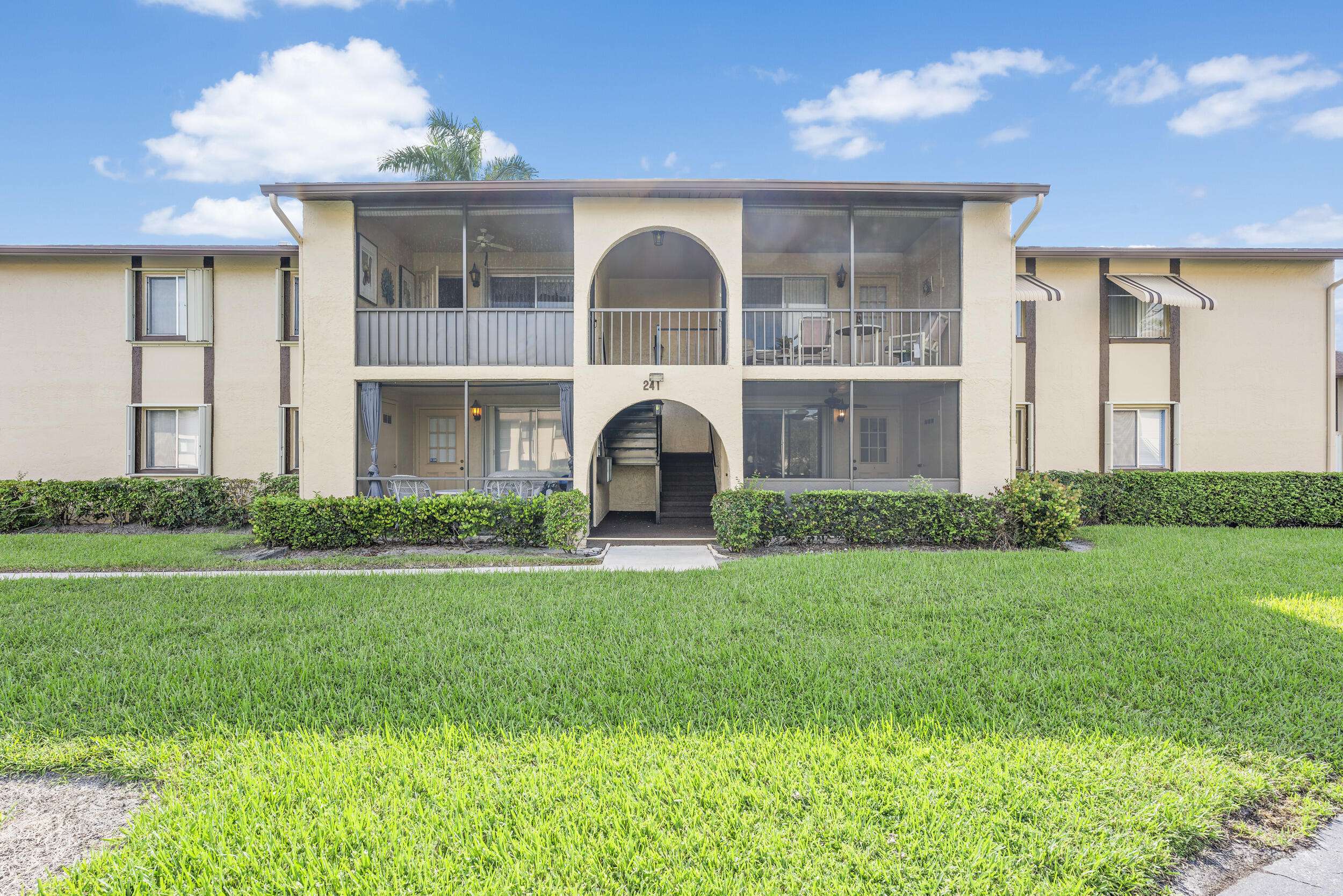 Greenacres, FL 33463,241 Pine Hov CIR D-1