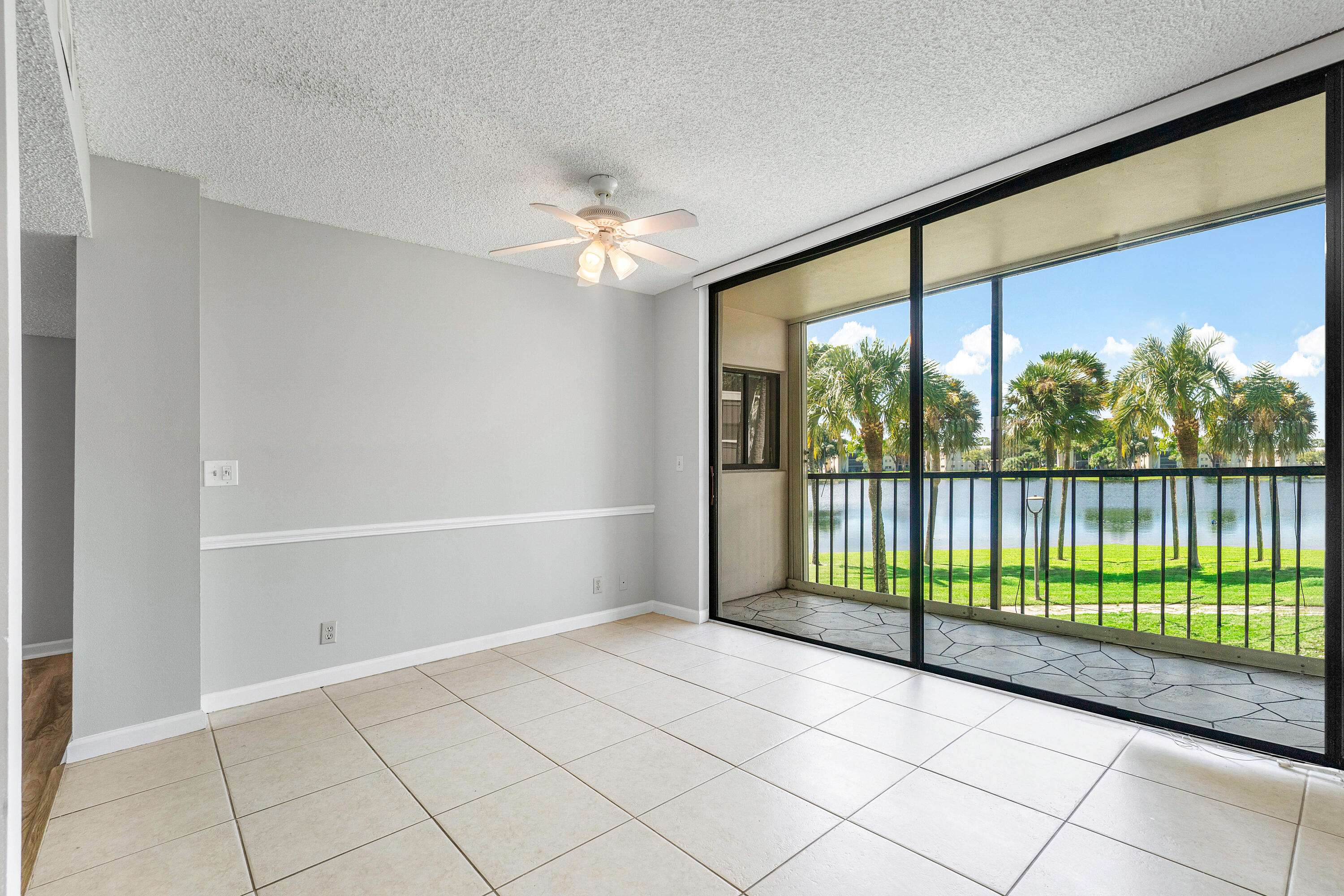 Delray Beach, FL 33484,5100 Las Verdes CIR 207