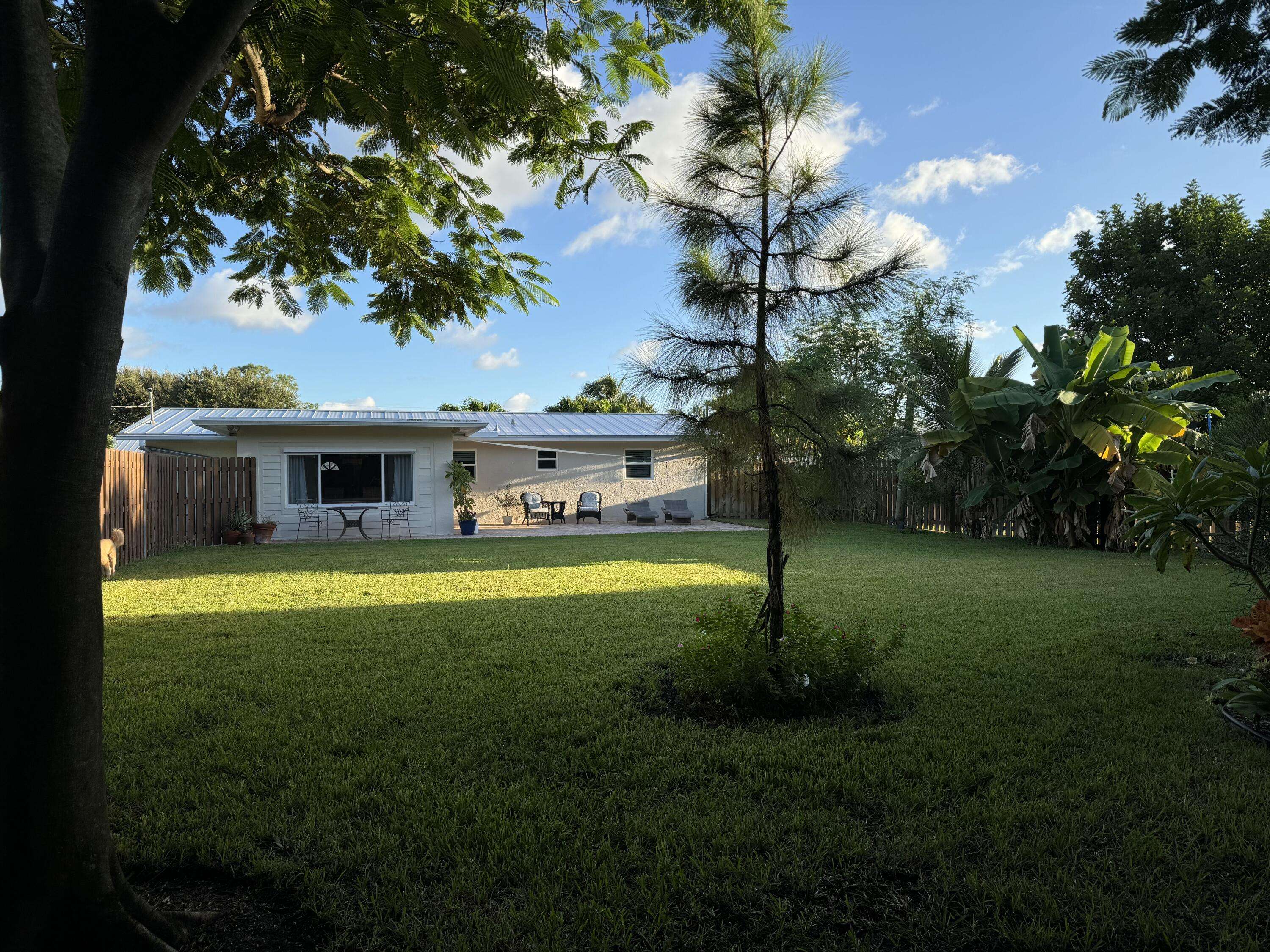 Jensen Beach, FL 34957,1110 NE Crescent ST