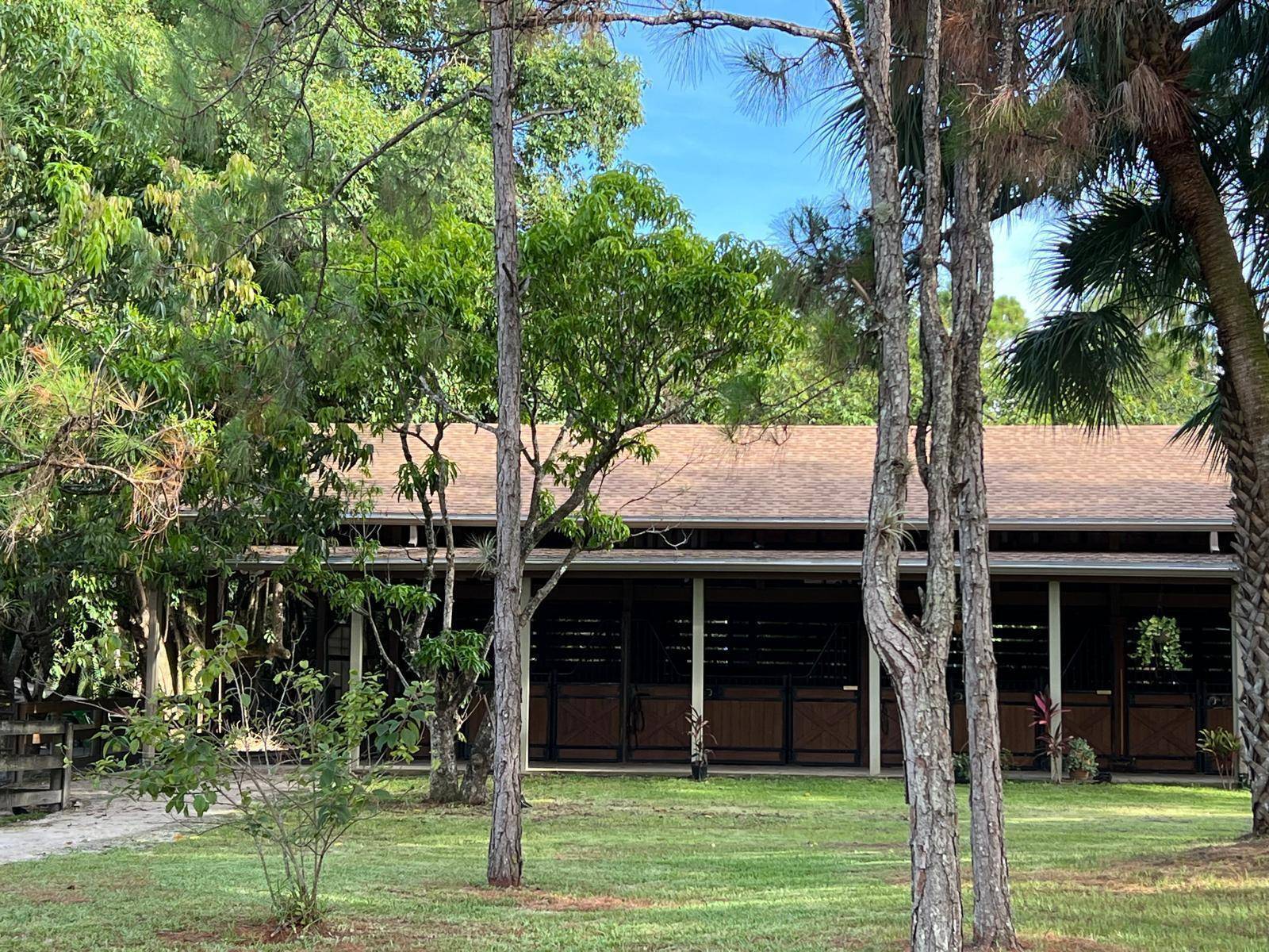 Loxahatchee, FL 33470,1711 Stallion DR Barn