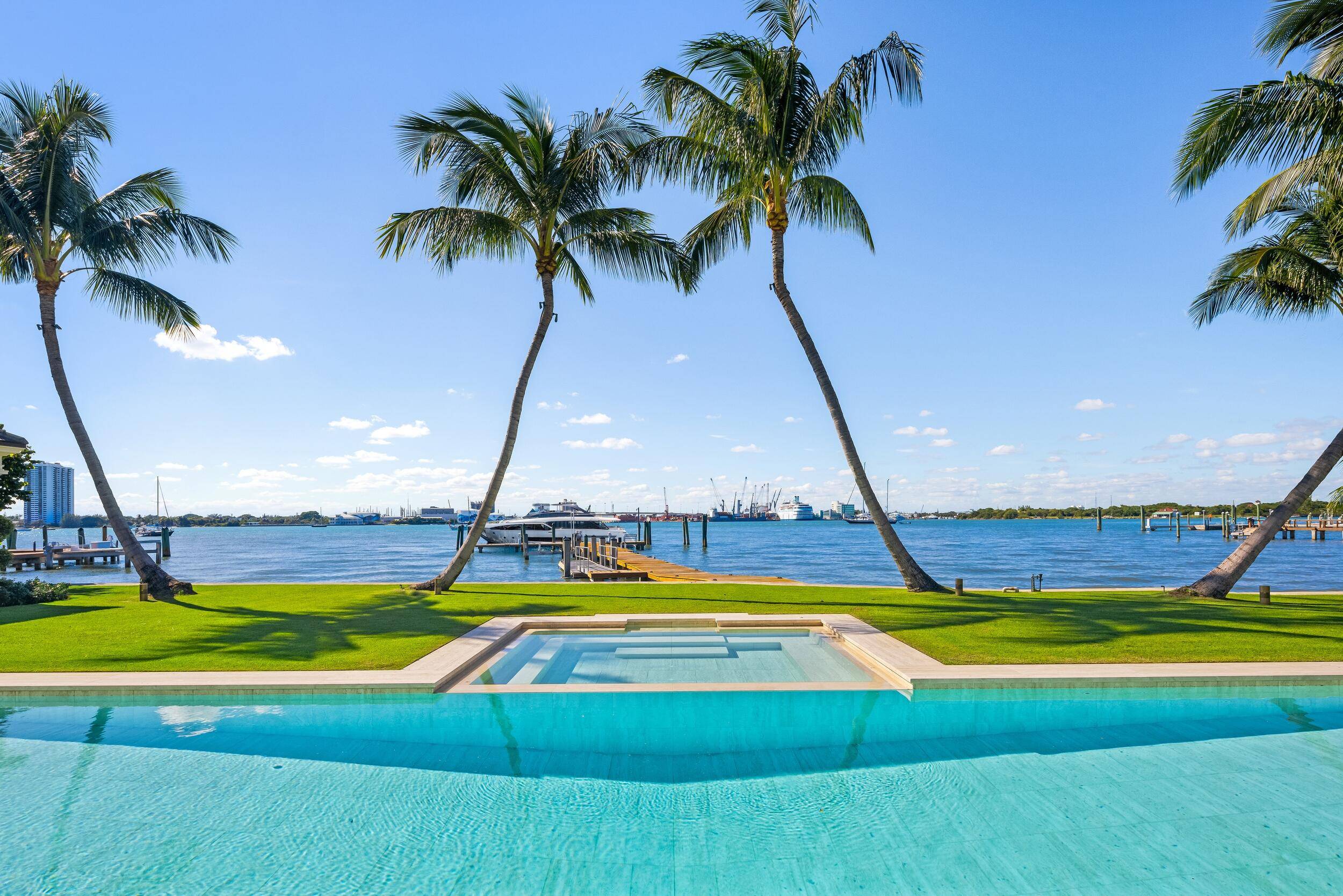 Palm Beach, FL 33480,1460 N Lake WAY