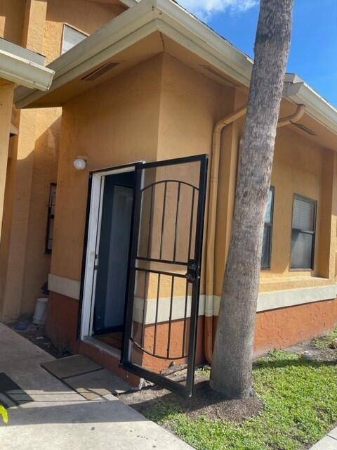 Lauderhill, FL 33313,2551 NW 56th AVE 2-20