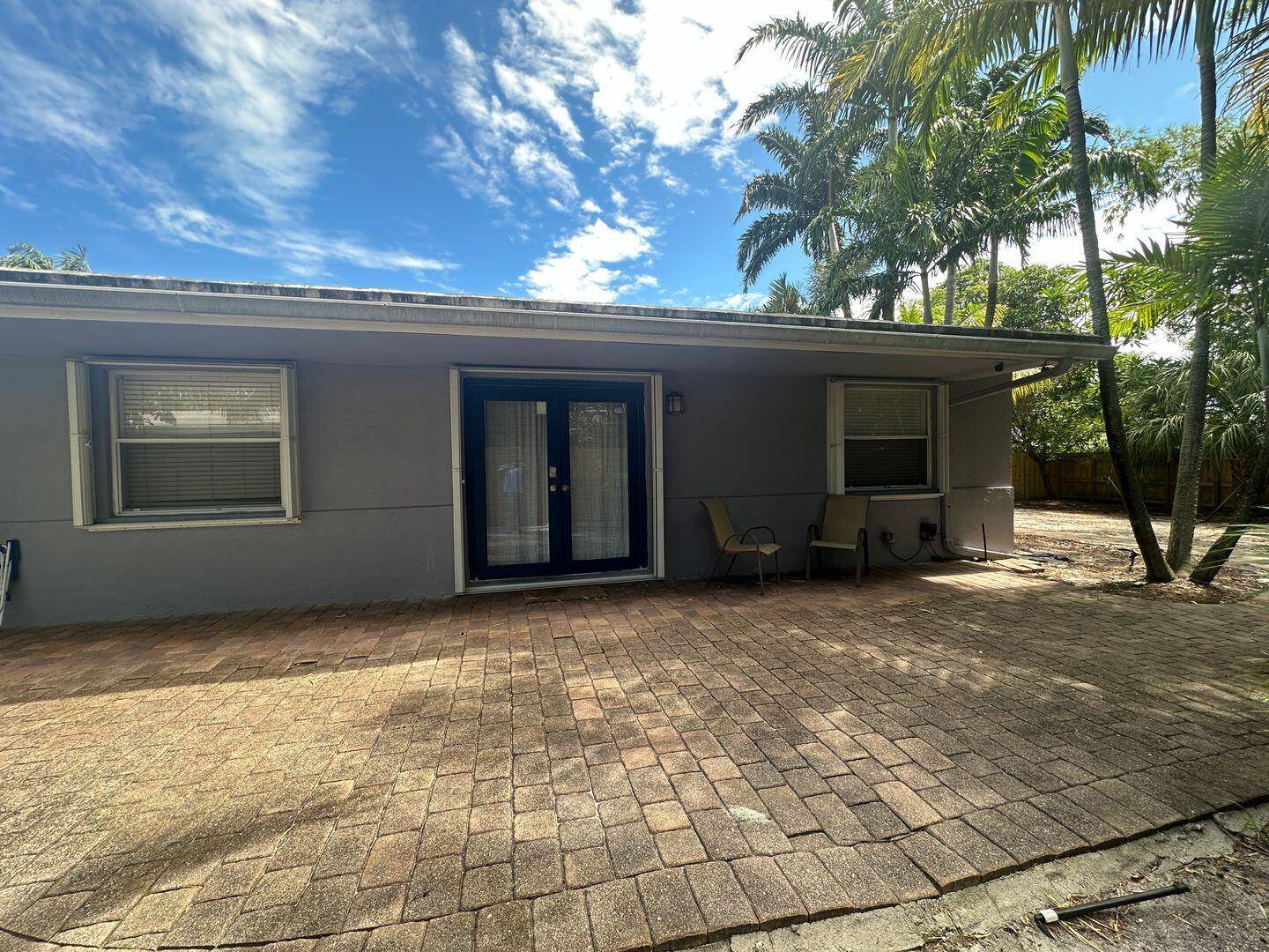 Oakland Park, FL 33334,740 NE 37th ST B