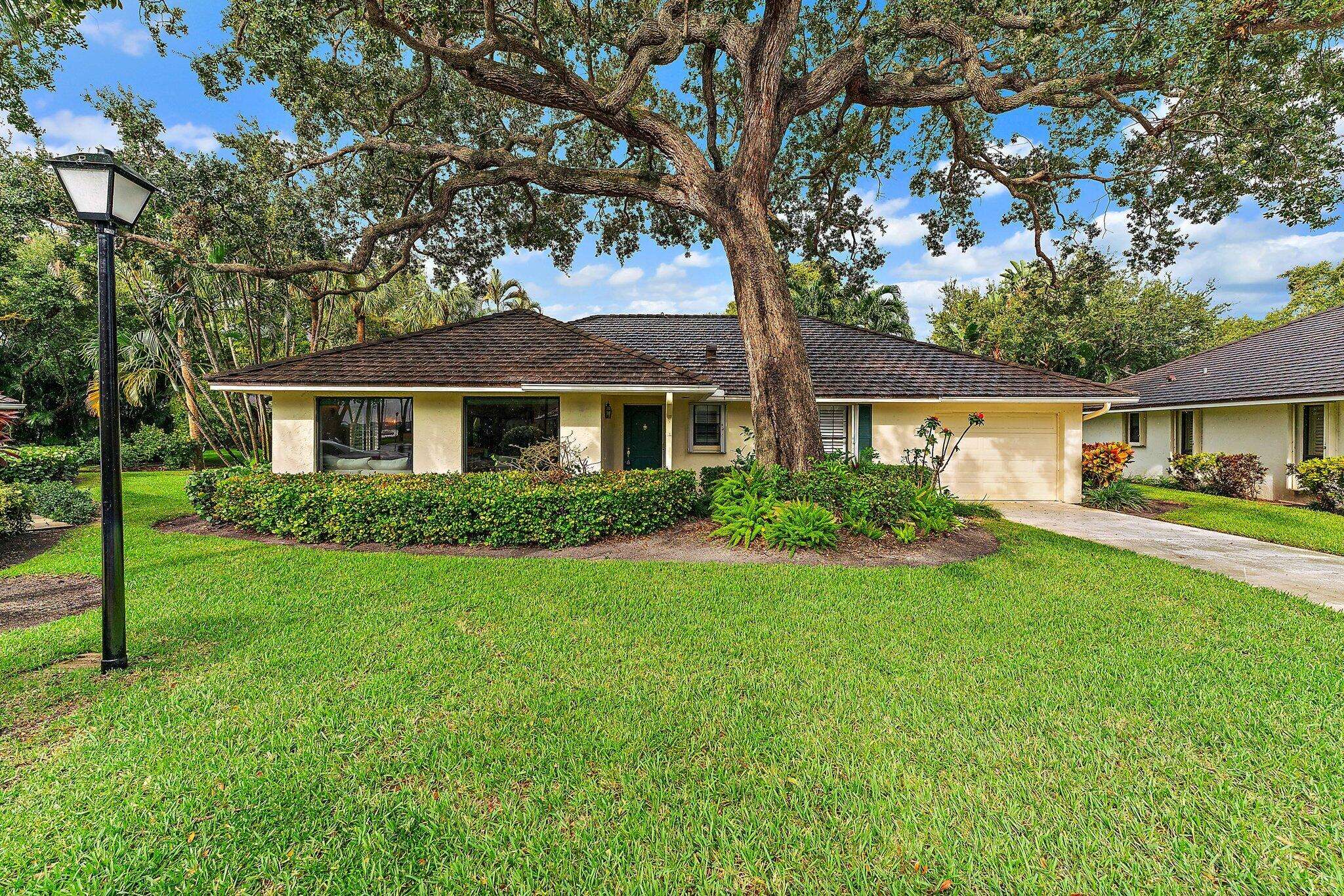 North Palm Beach, FL 33408,11447 Shady Oaks LN