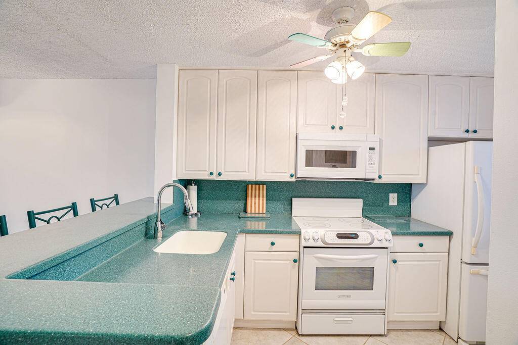 Jensen Beach, FL 34957,9427 S Ocean DR 60