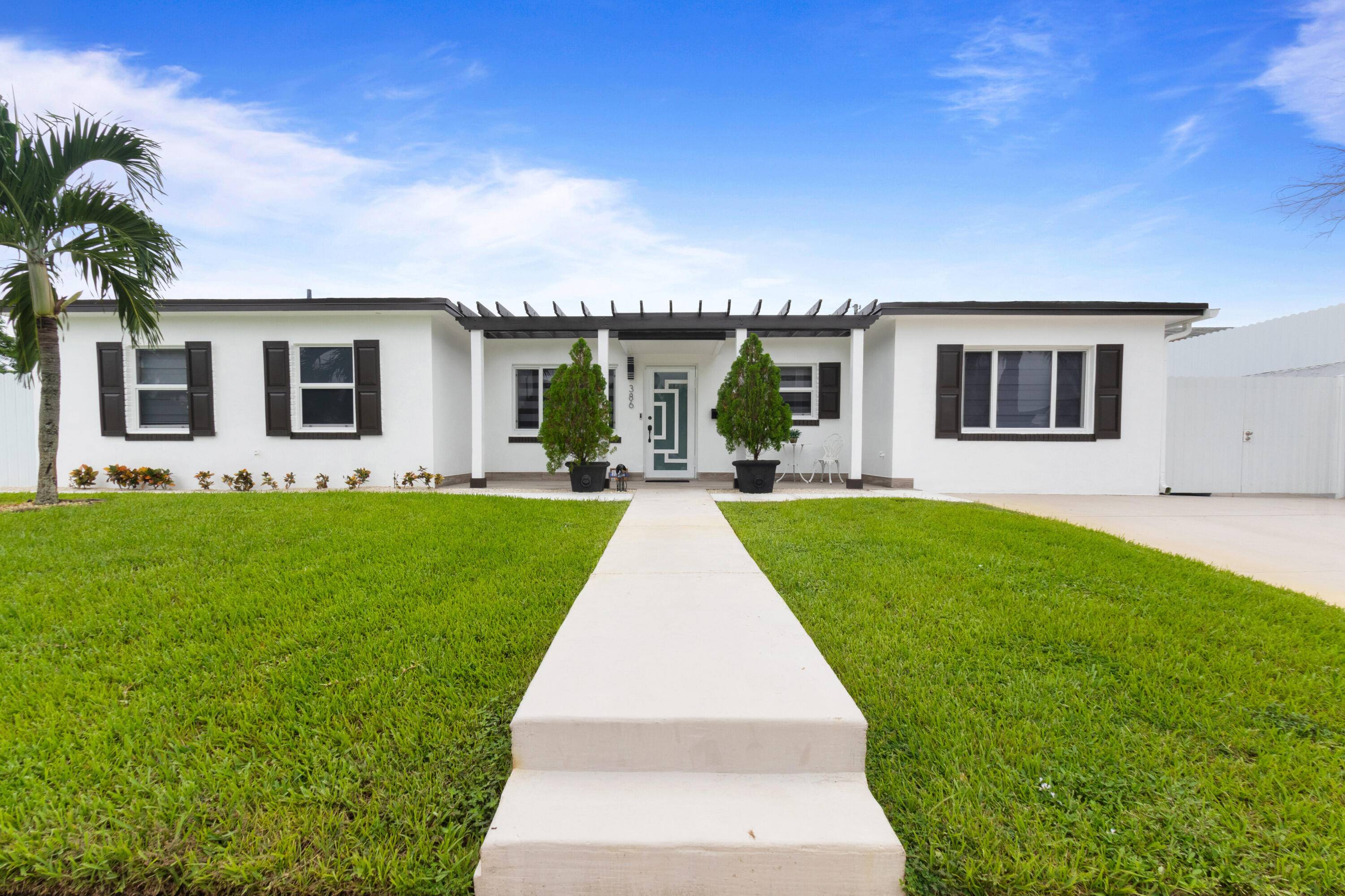 West Palm Beach, FL 33405,386 Franklin RD