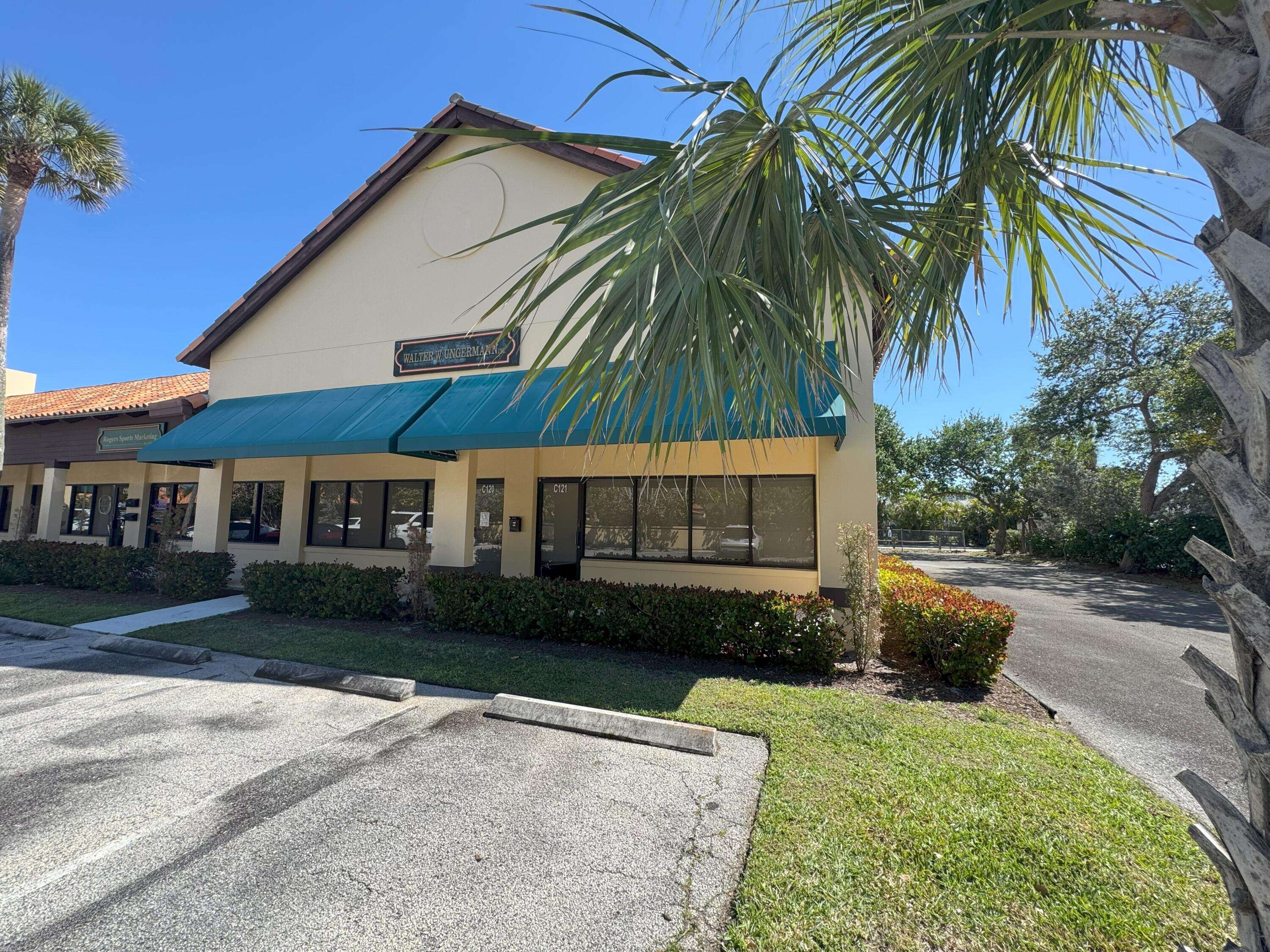 Jupiter, FL 33477,725 N Highway A1a C120 & C121