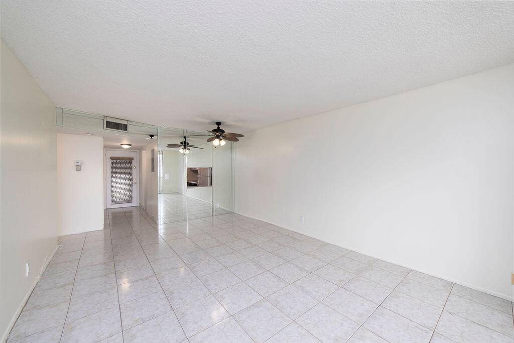 Sunrise, FL 33322,2700 W Sunrise Lakes DR 212