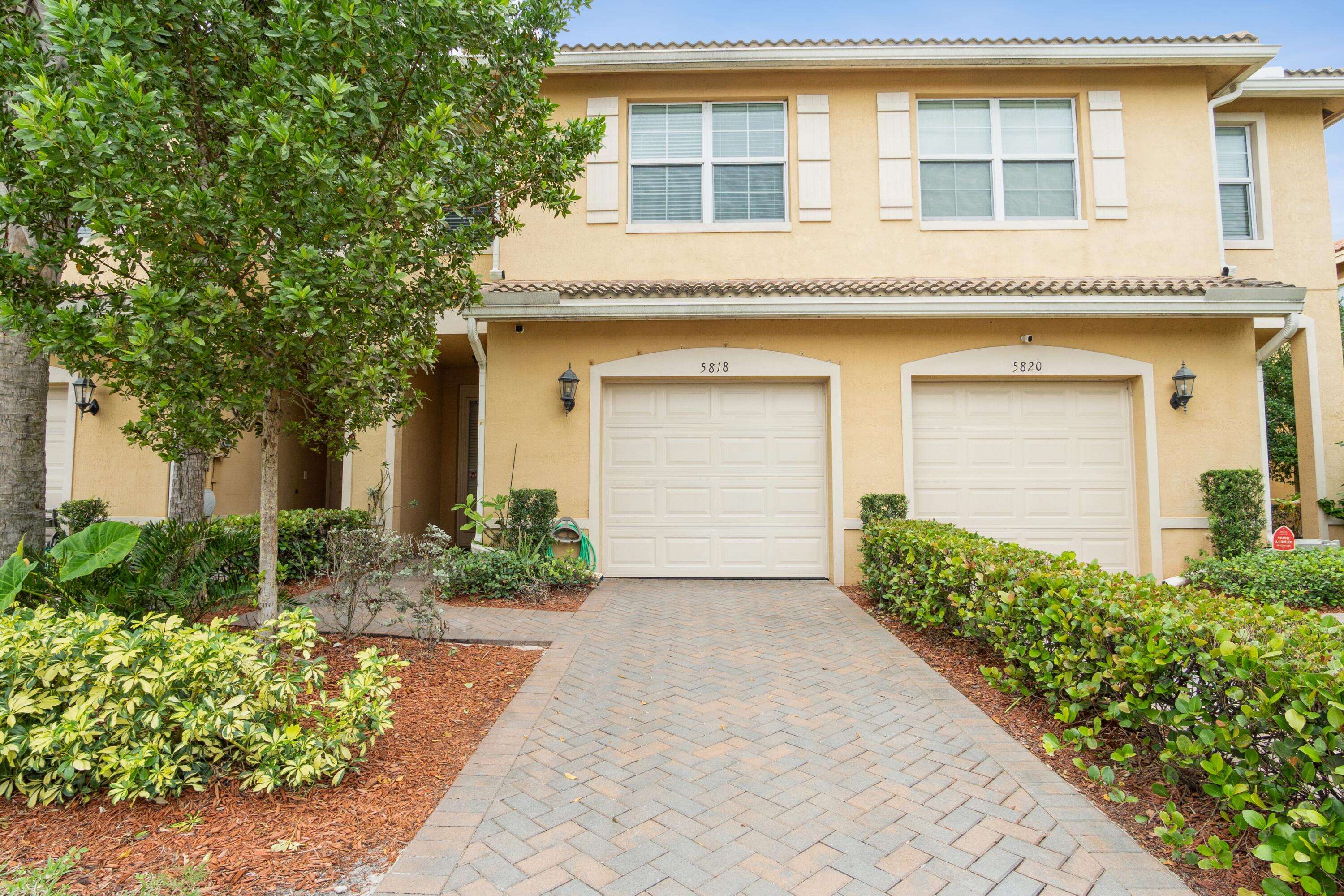 Lake Worth, FL 33463,5818 Monterra Club DR