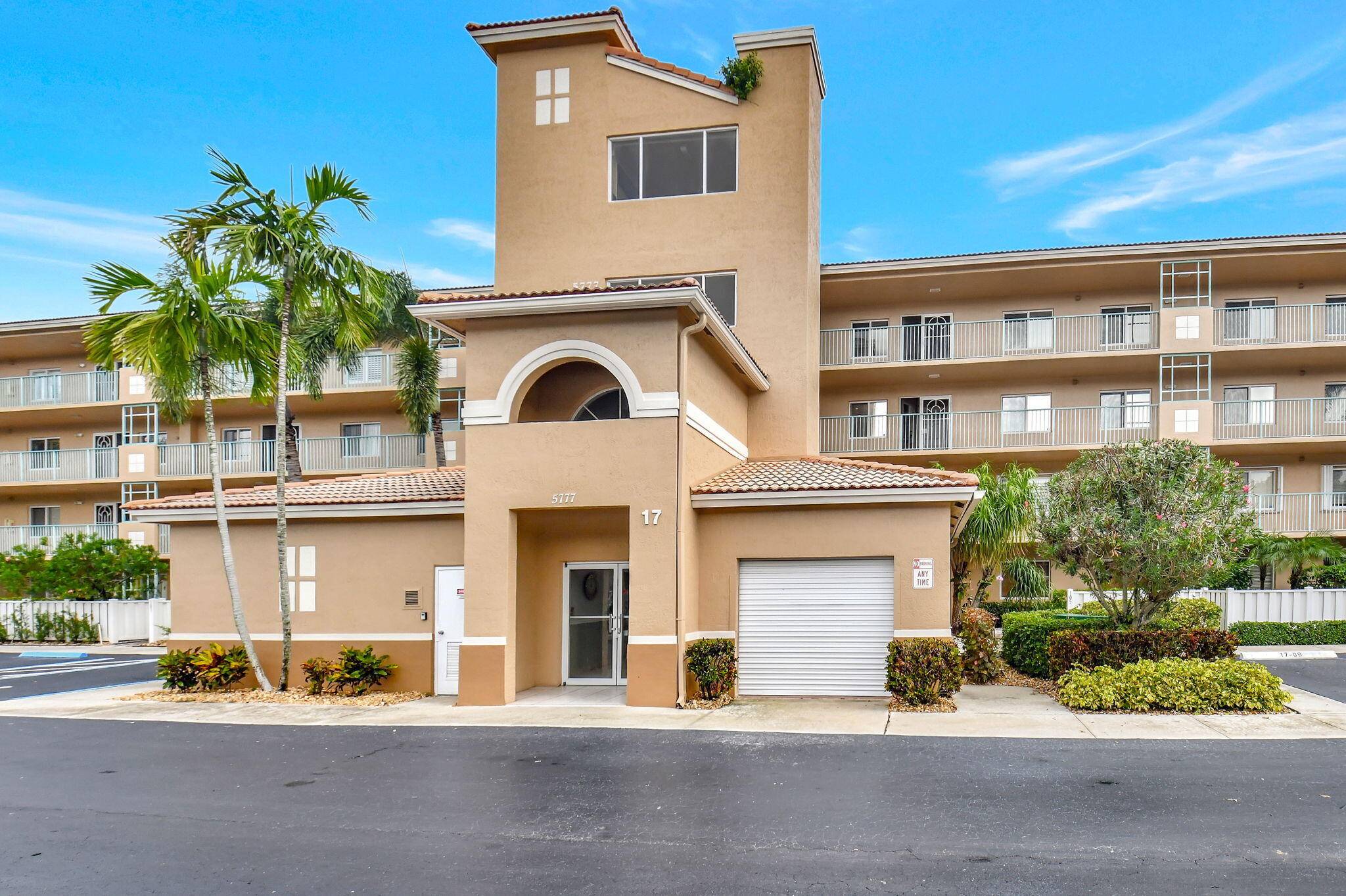 Boynton Beach, FL 33437,5777 Gemstone CT 304