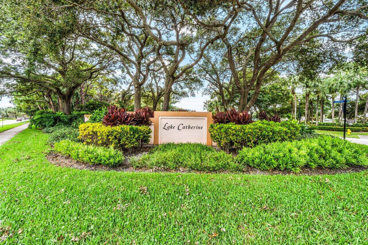 Palm Beach Gardens, FL 33403,2801 Lakemont CT