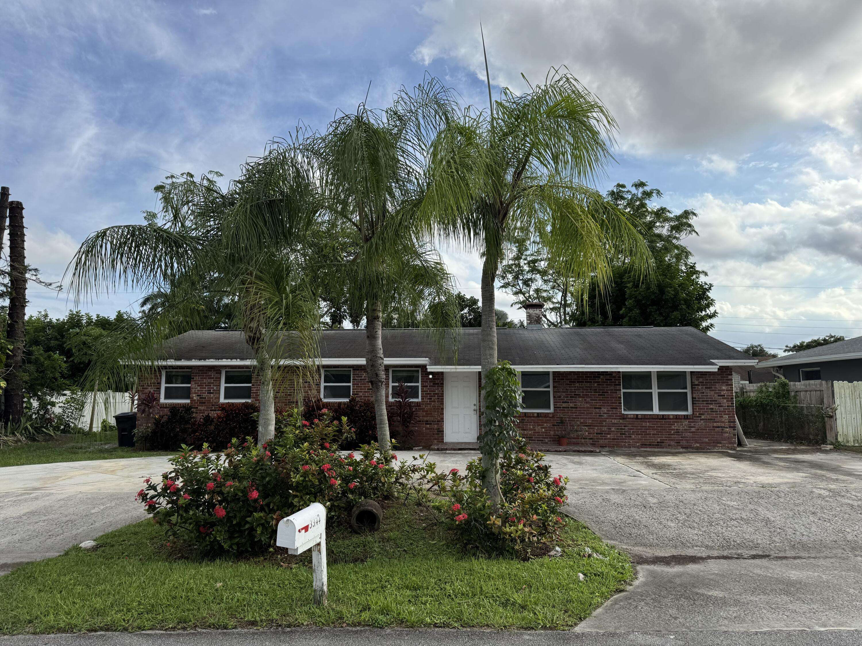 Lake Worth, FL 33462,3344 Sapphire RD