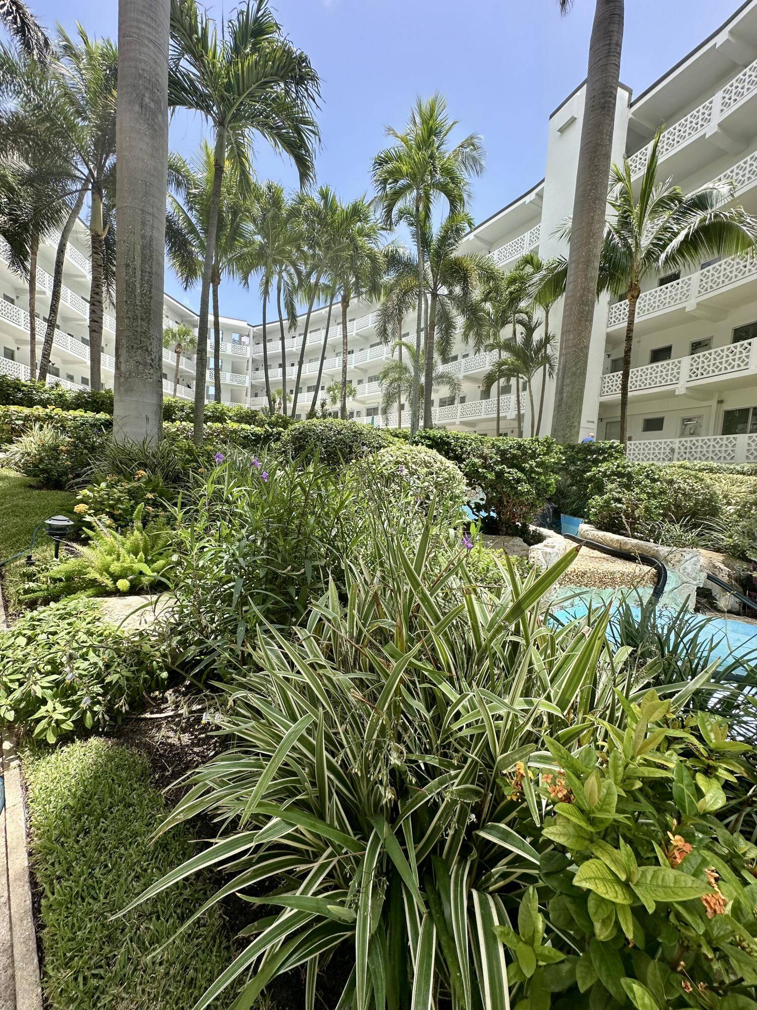 Palm Beach, FL 33480,2850 S Ocean BLVD 114