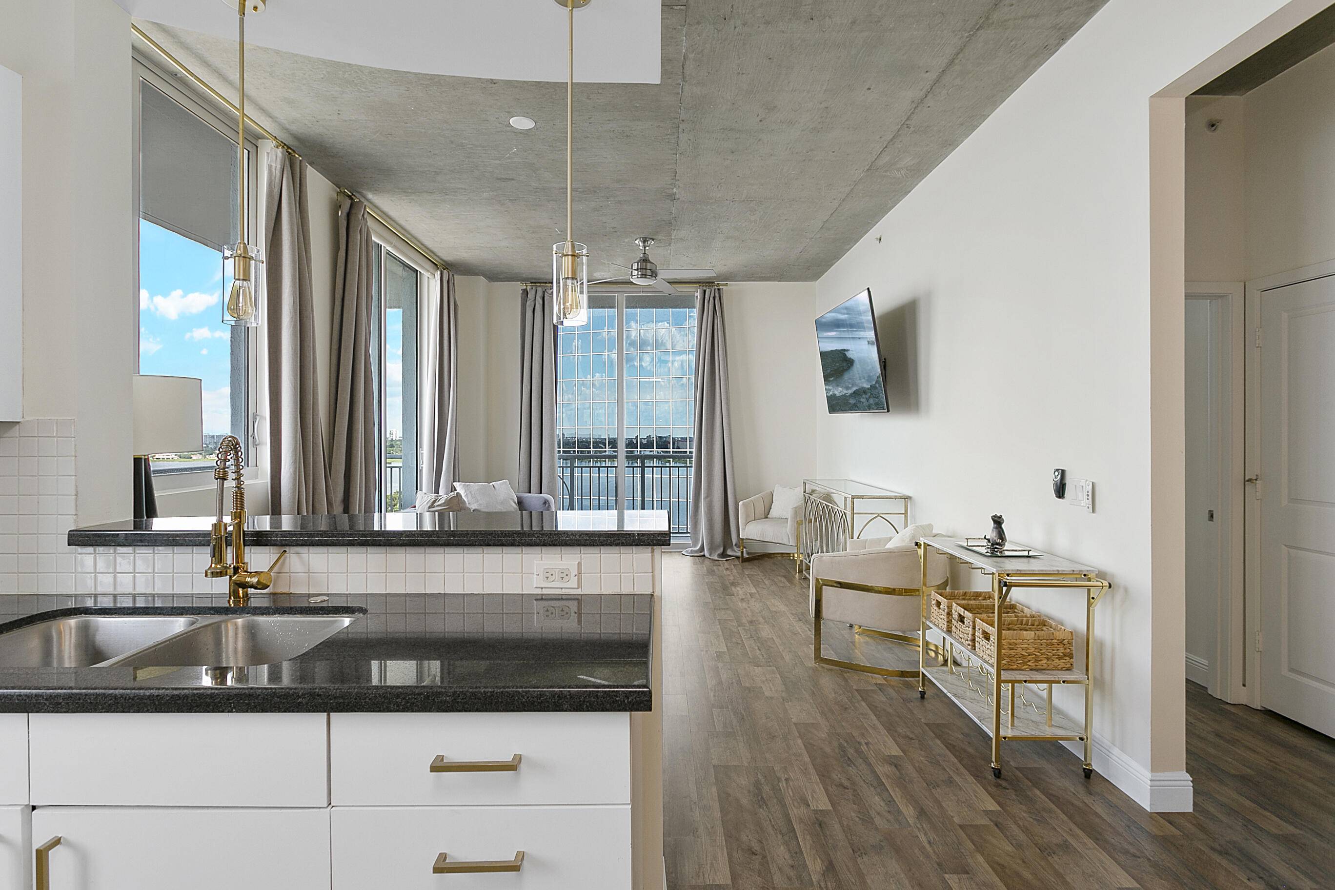 West Palm Beach, FL 33401,300 S Australian AVE 1007