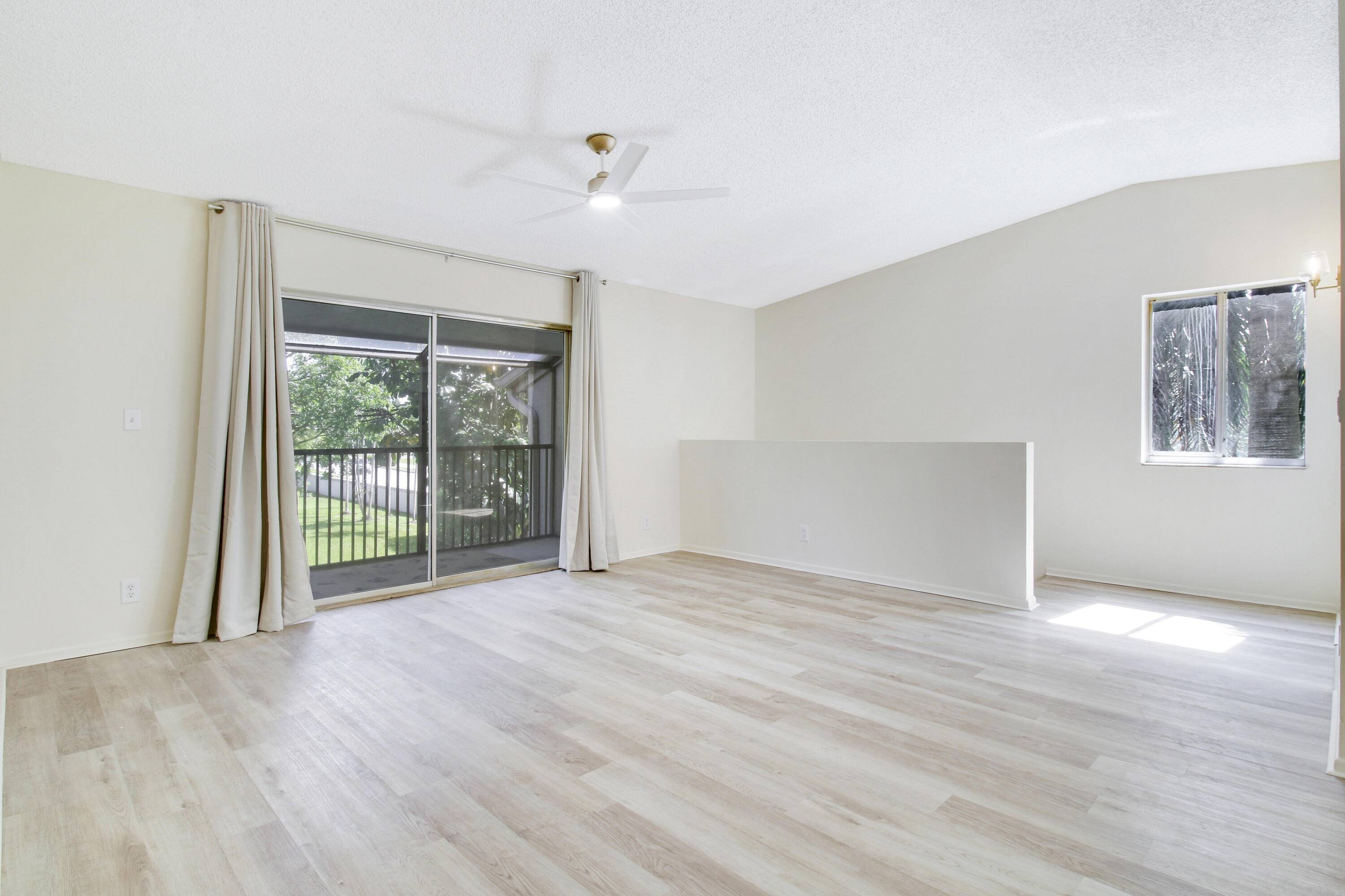 Oakland Park, FL 33309,2753 S Oakland Forest DR 204