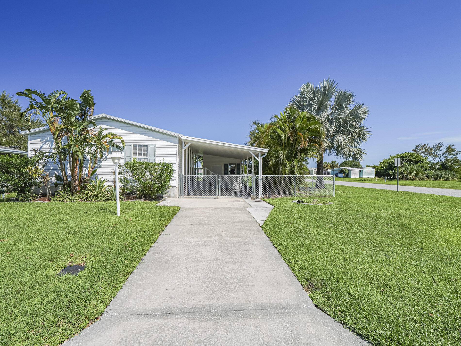 Barefoot Bay, FL 32976,1145 Wren CIR