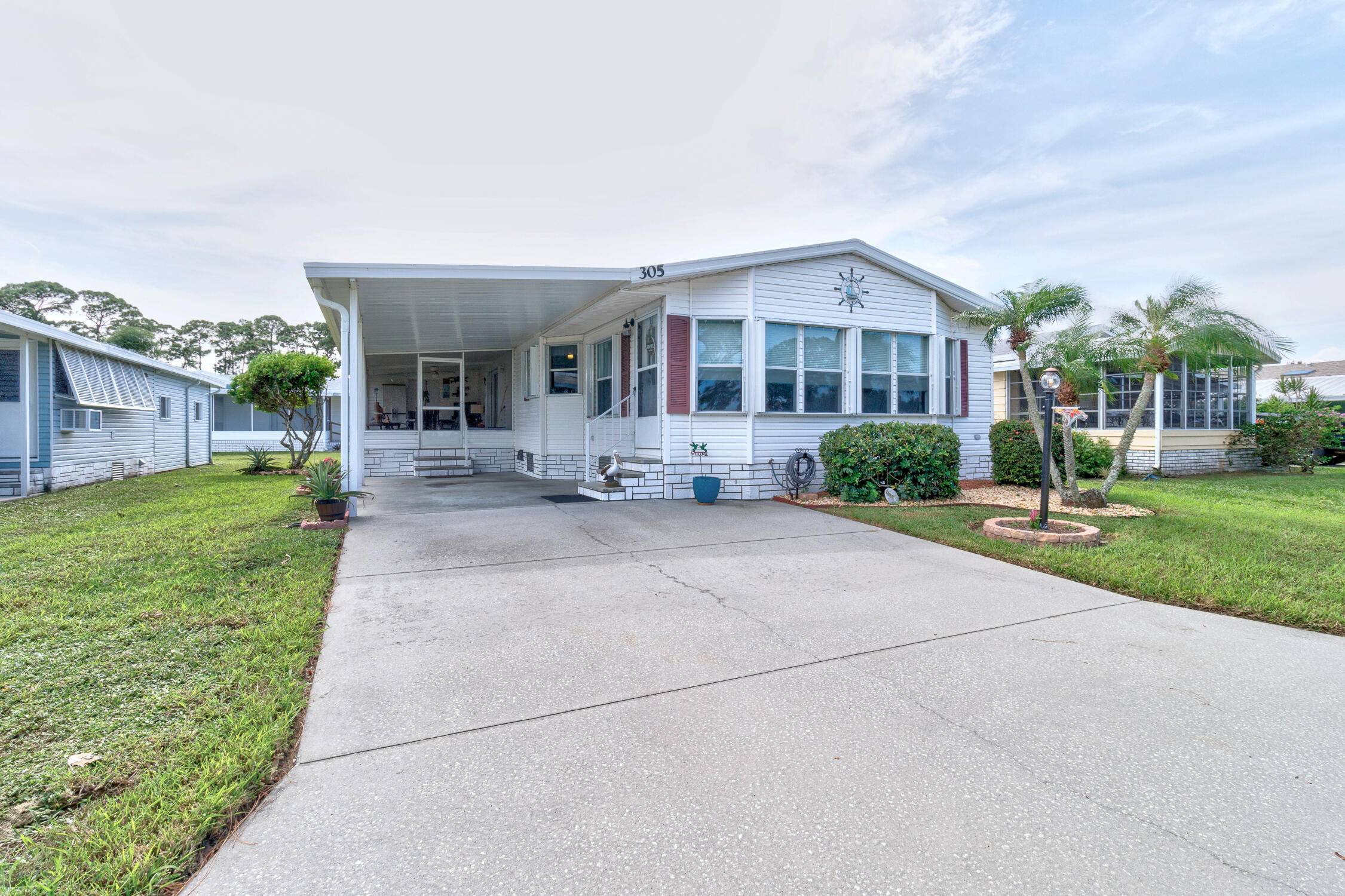 Barefoot Bay, FL 32976,305 Avocado DR