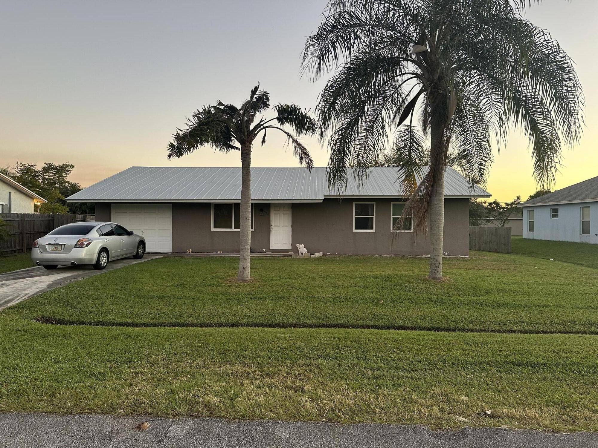 Port Saint Lucie, FL 34953,956 SE Browning AVE