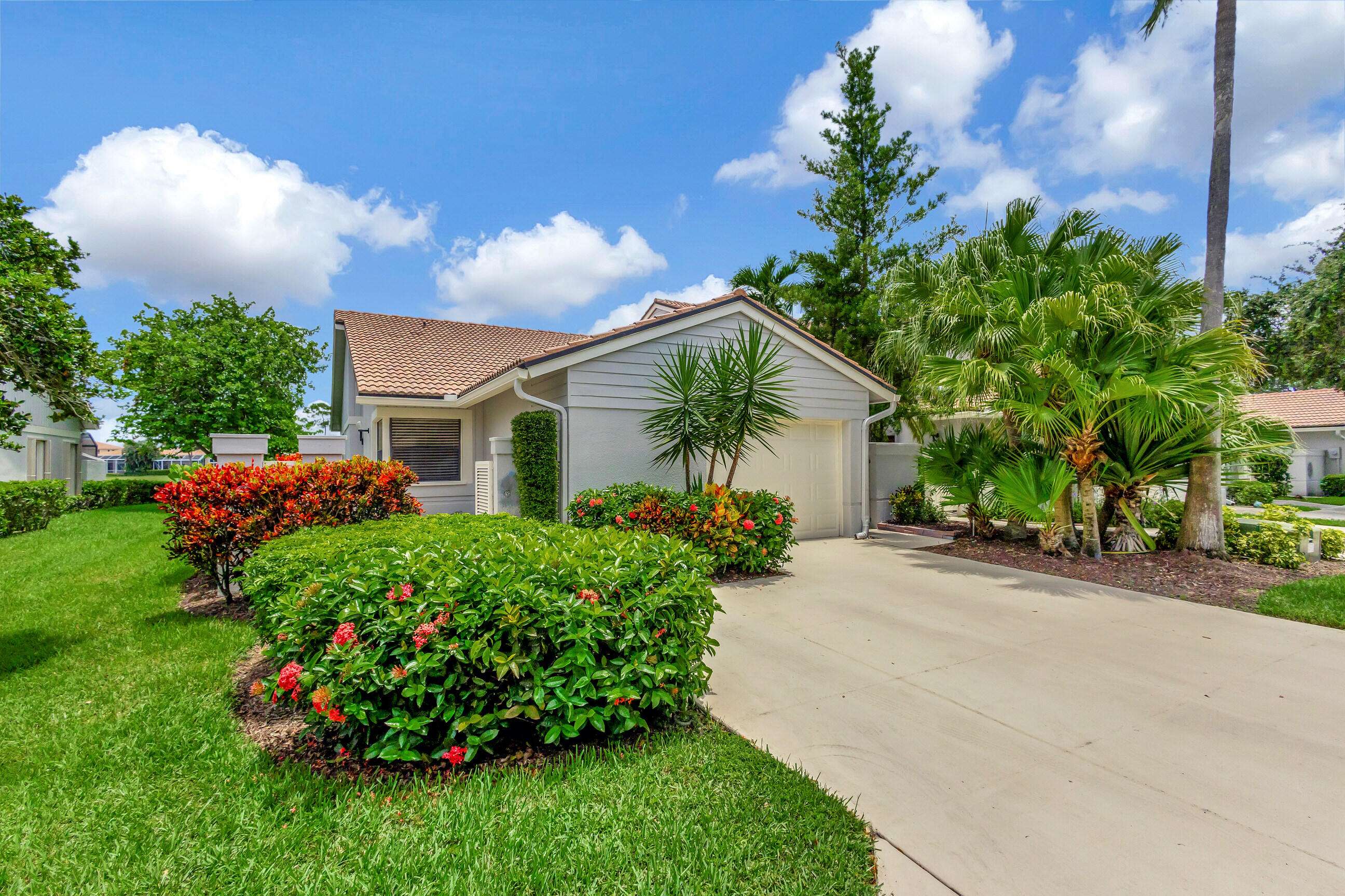 Palm Beach Gardens, FL 33418,523 Prestwick CIR