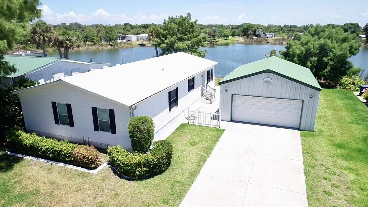 Moore Haven, FL 33471,1052 E Miller DR