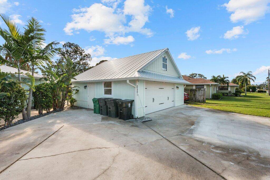 Port Saint Lucie, FL 34952,2301 SE Gowin DR