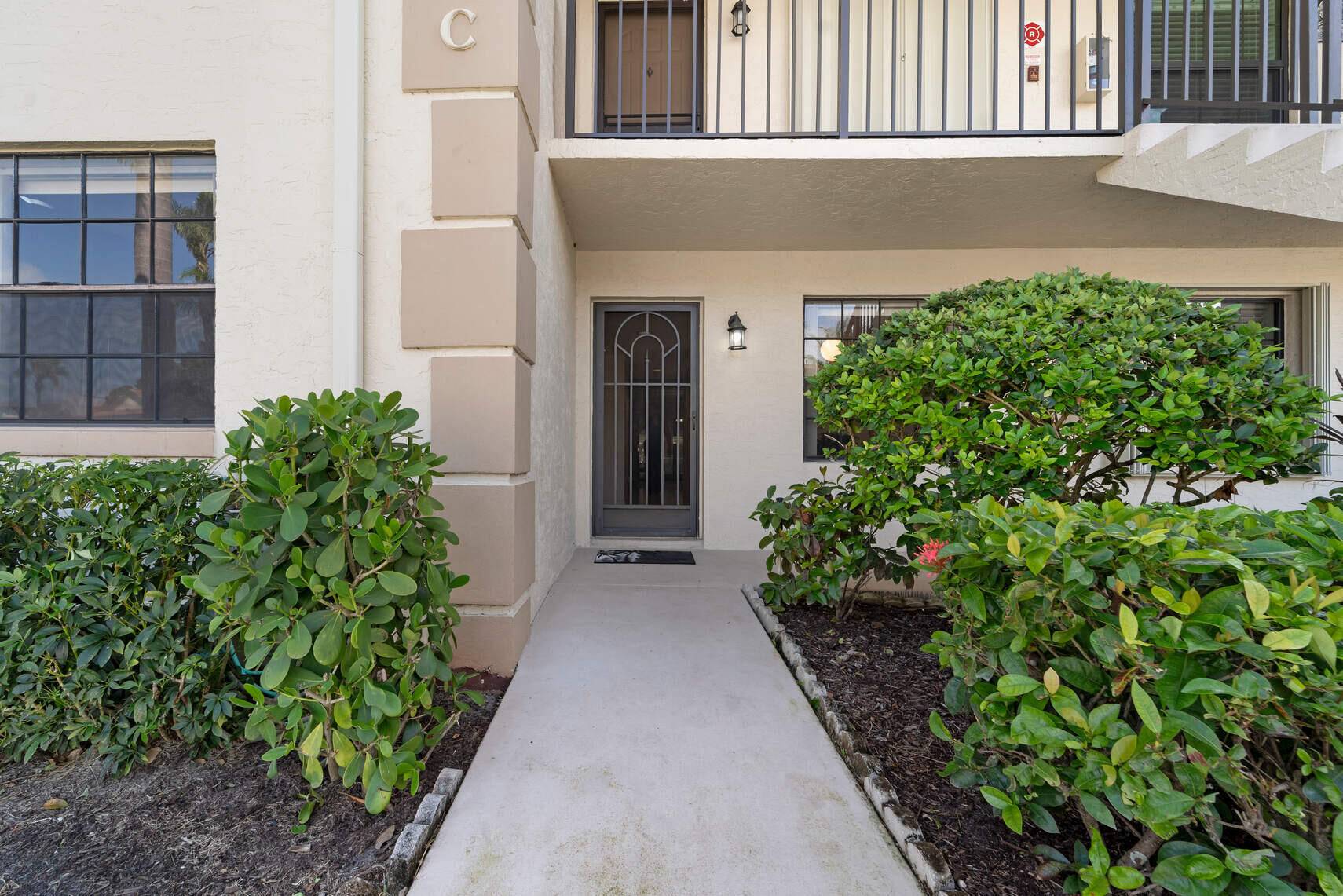 Jupiter, FL 33458,1001 Pinecrest CIR C