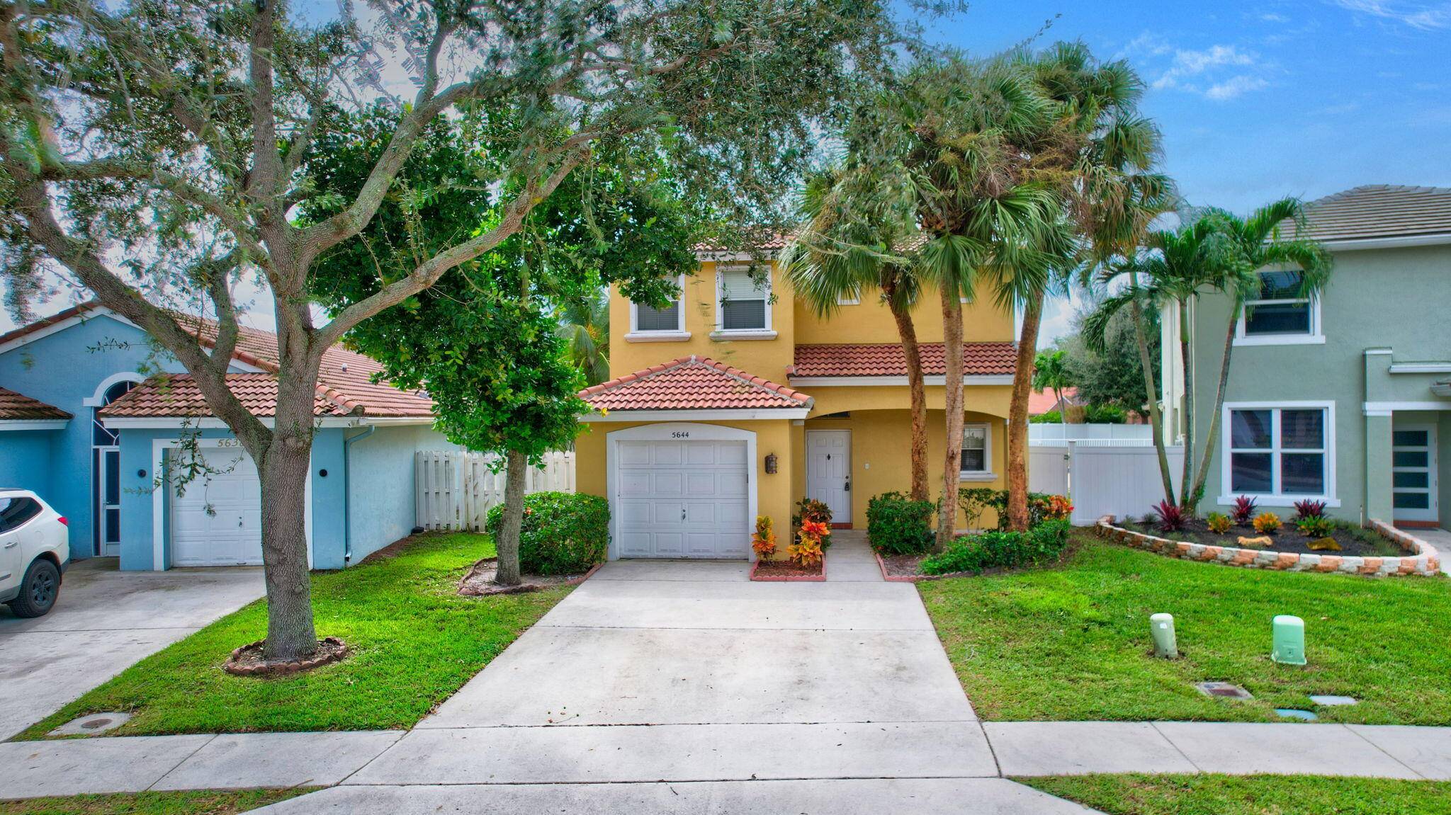 Lake Worth, FL 33463,5644 La Quinta CT