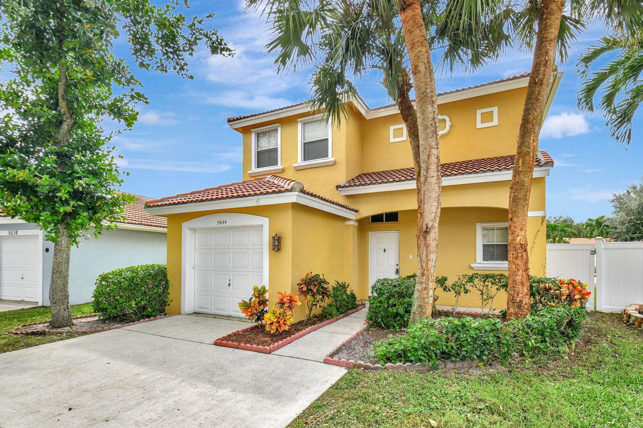 Lake Worth, FL 33463,5644 La Quinta CT