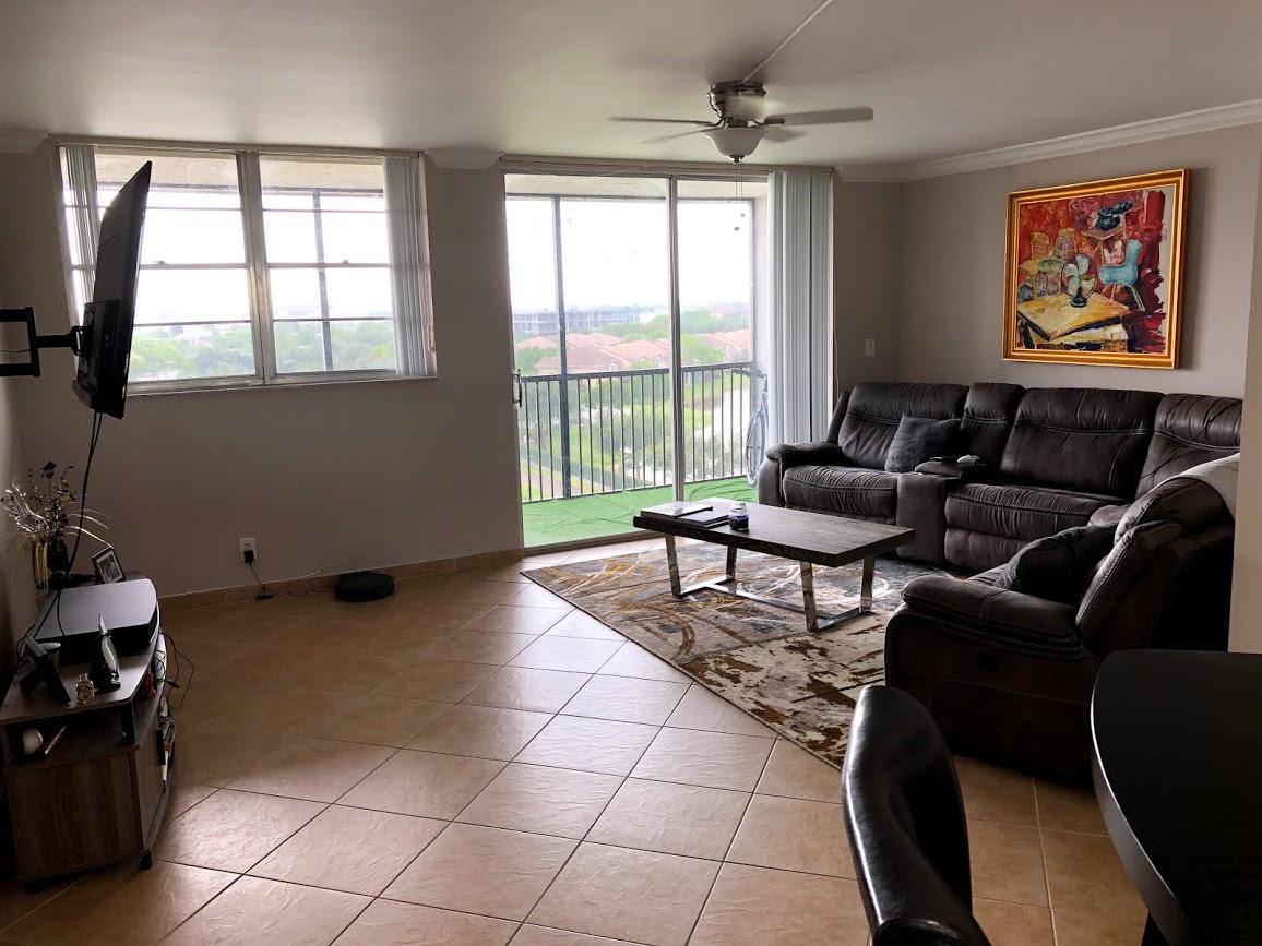 Davie, FL 33328,3300 W Rolling Hills CIR 708