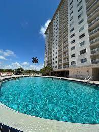 Sunny Isles Beach, FL 33160,400 Kings Point DR 1224