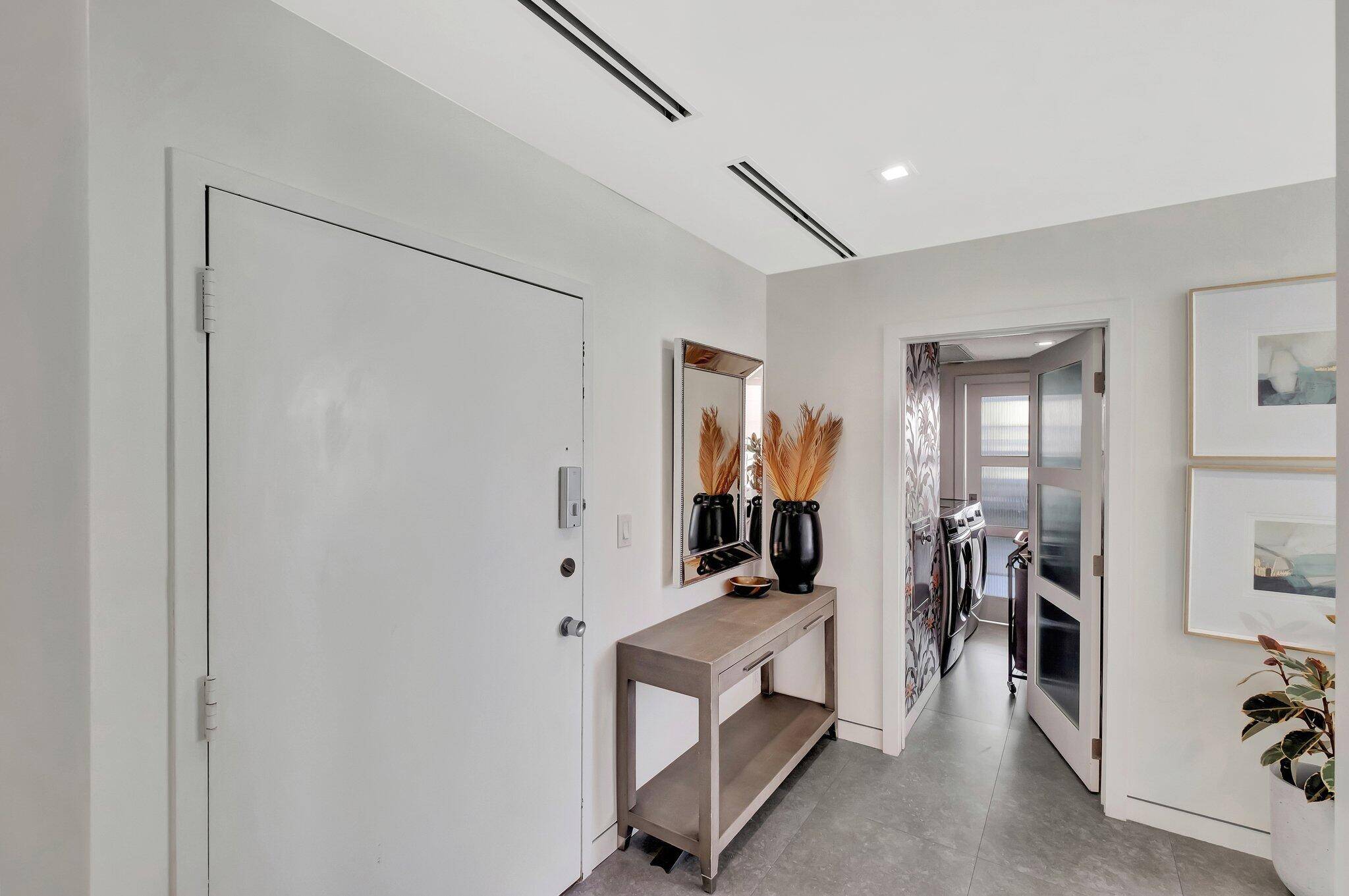 Miami Beach, FL 33140,5660 Collins AVE 21c