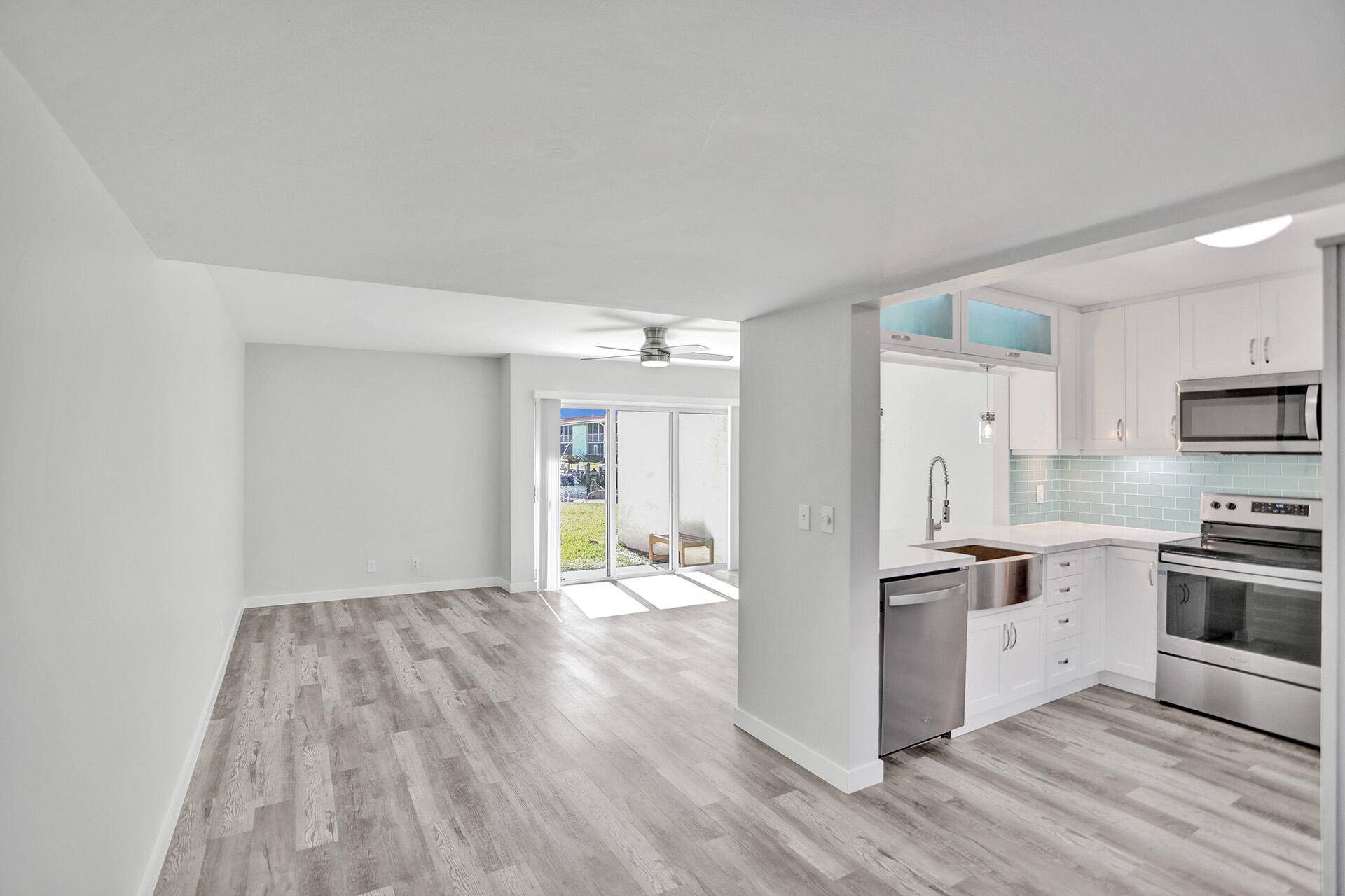 North Palm Beach, FL 33408,118 Castlewood DR 120