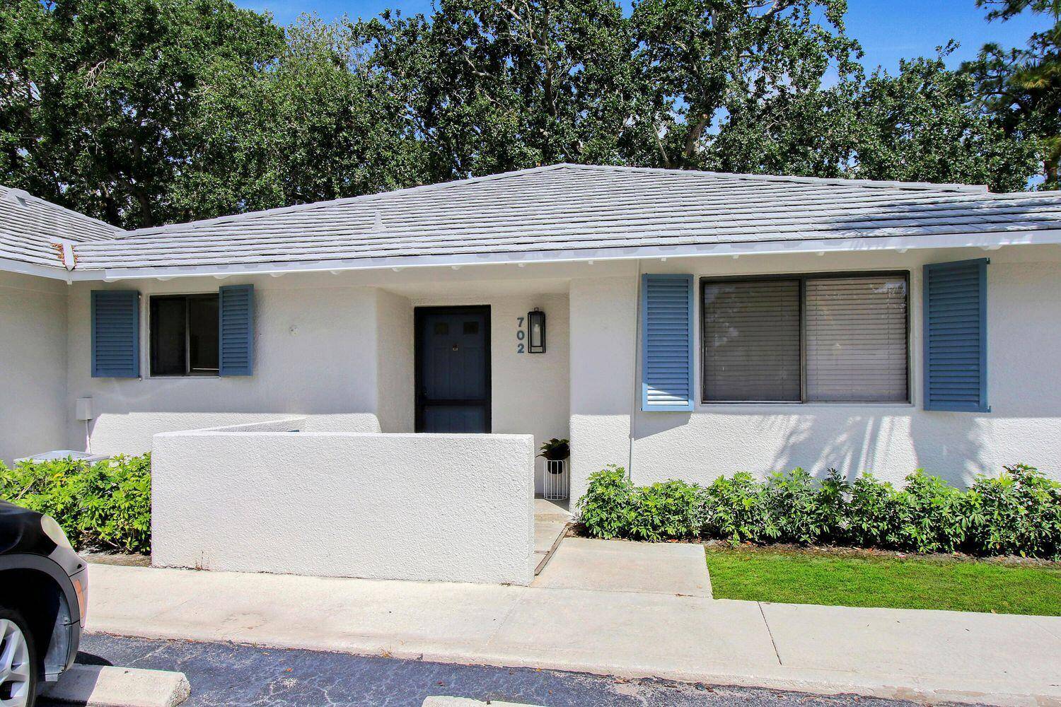 Palm Beach Gardens, FL 33418,702 Club DR
