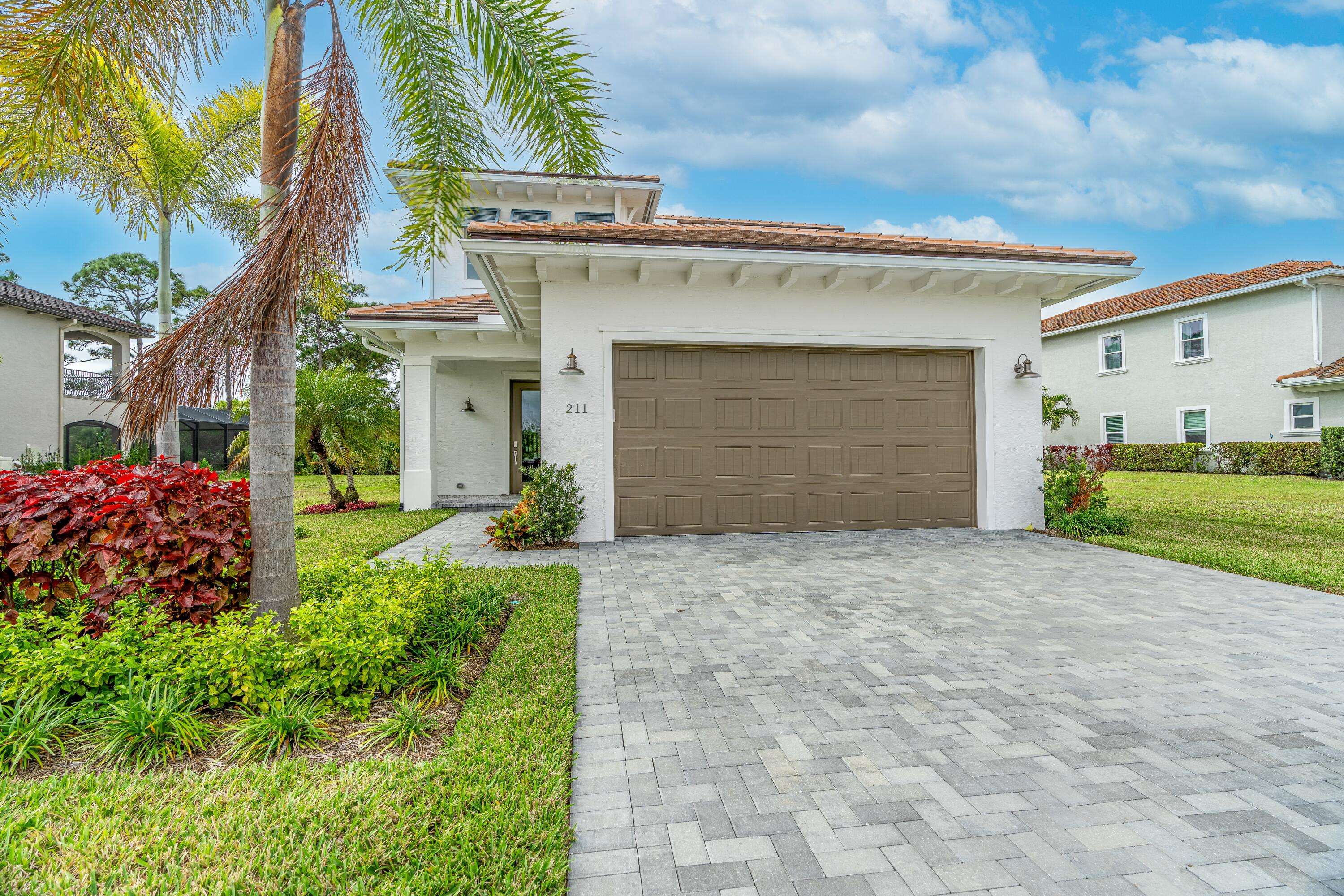 Port Saint Lucie, FL 34952,211 SE Via Bisento