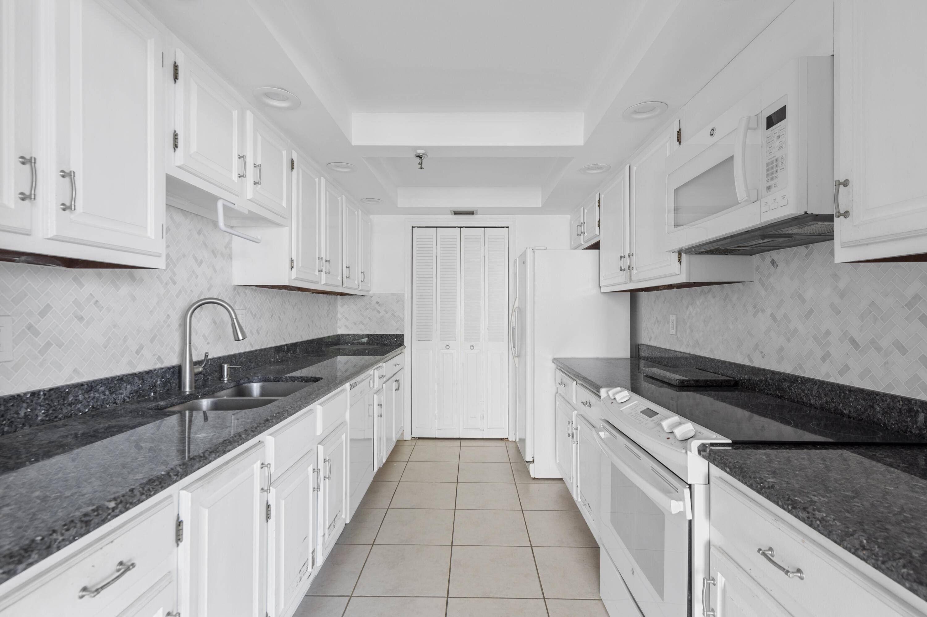 Boca Raton, FL 33487,859 Jeffery ST 312