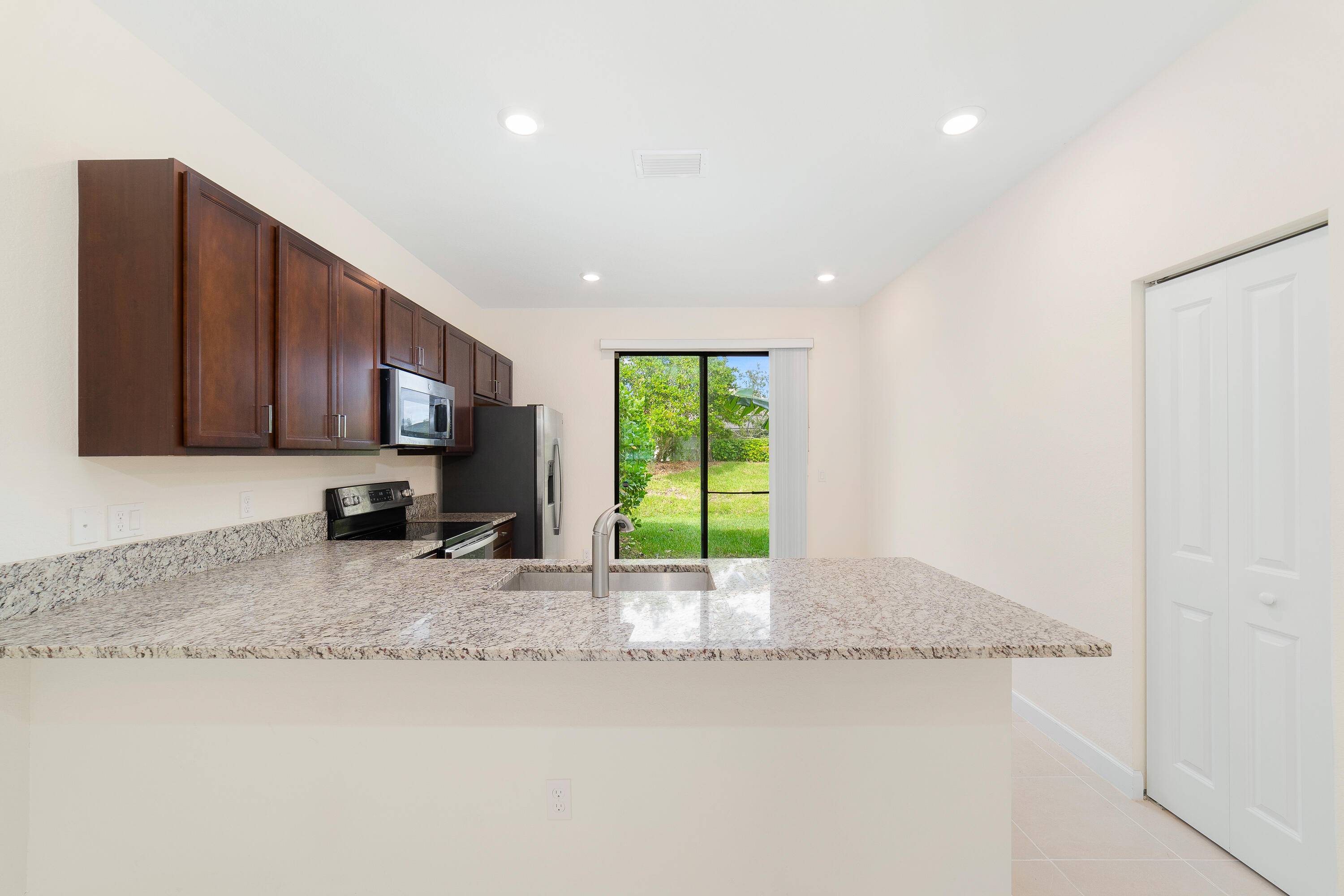 Vero Beach, FL 32966,10127 W Villa CIR