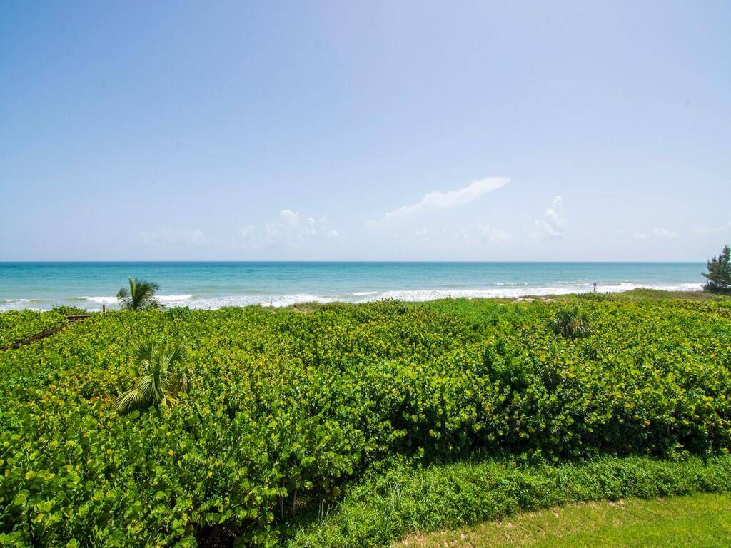 Hutchinson Island, FL 34949,3870 N A1a 303