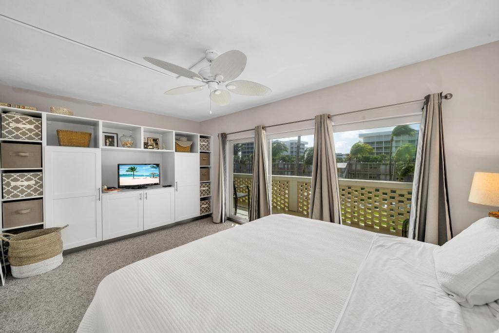 Palm Beach, FL 33480,2545 S Ocean BLVD 406