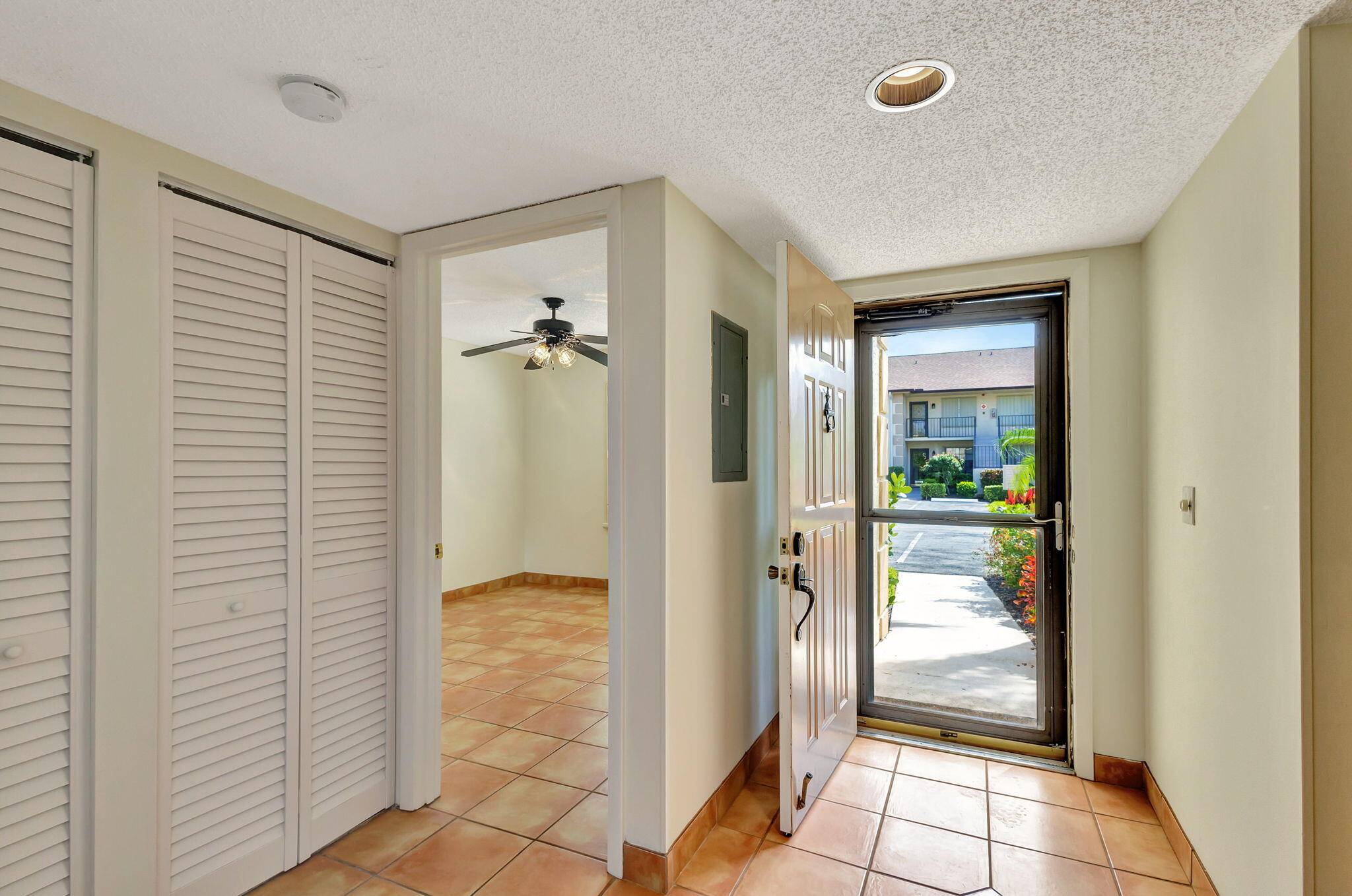 Jupiter, FL 33458,1401 Pinecrest CIR F