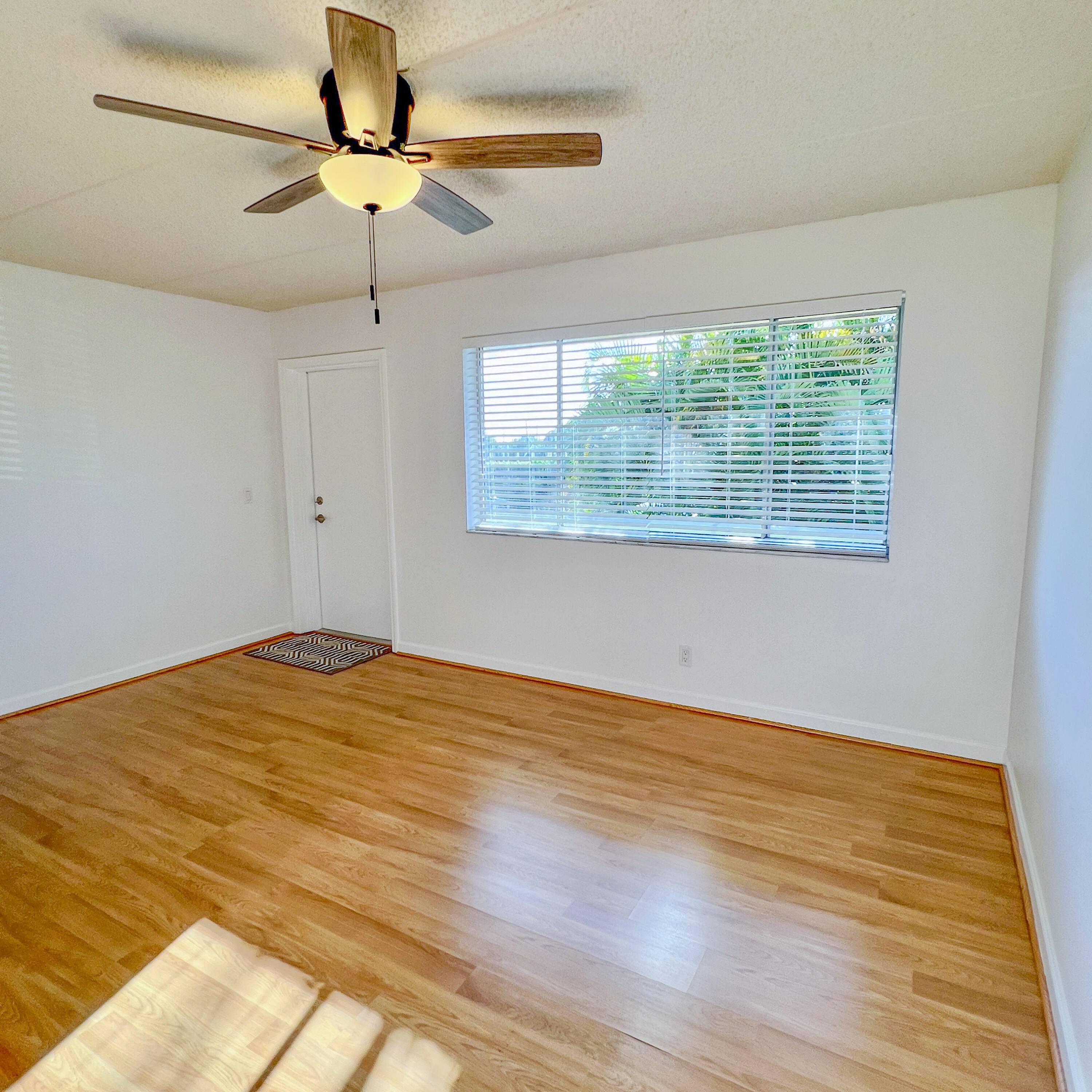 Palm Springs, FL 33461,400 W Village Green CIR 204