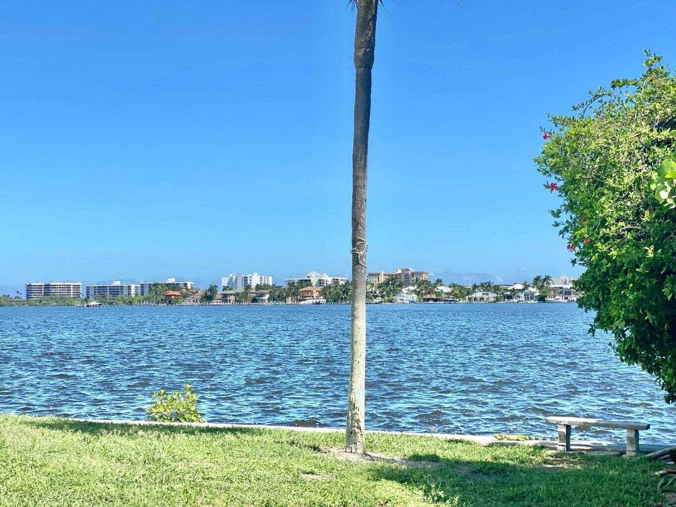 Lantana, FL 33462,200 S Waterway DR 208