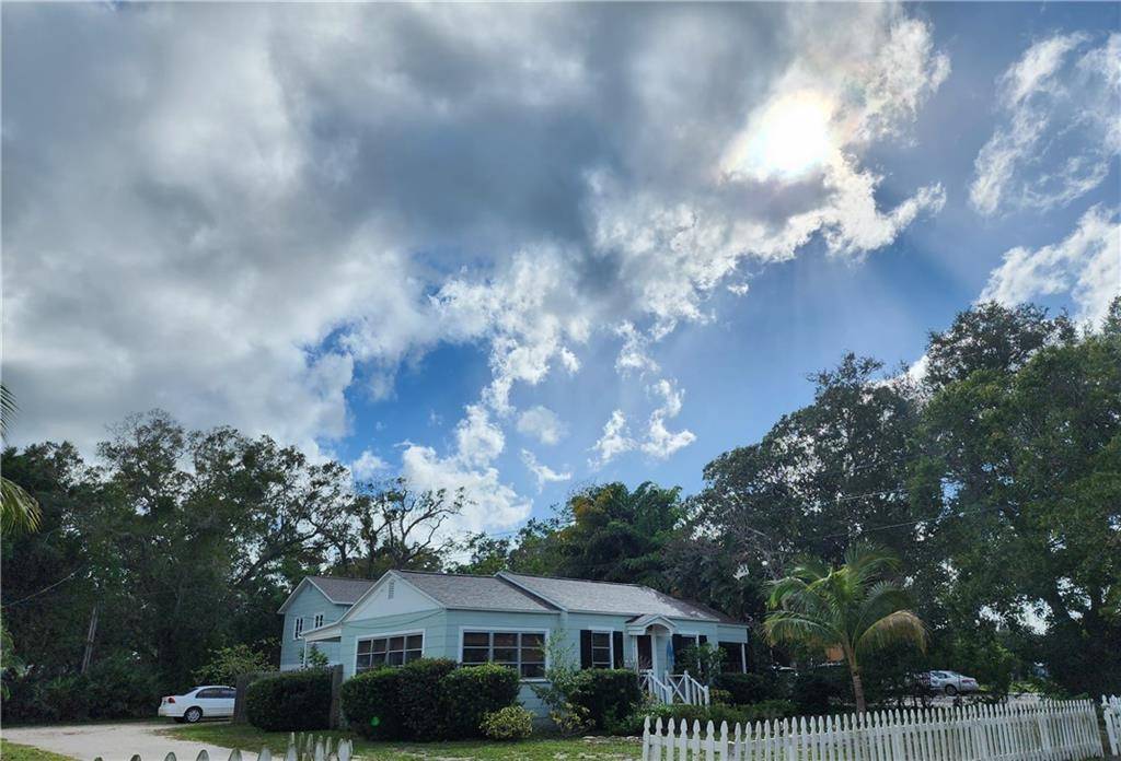 Vero Beach, FL 32960,1925 18th ST